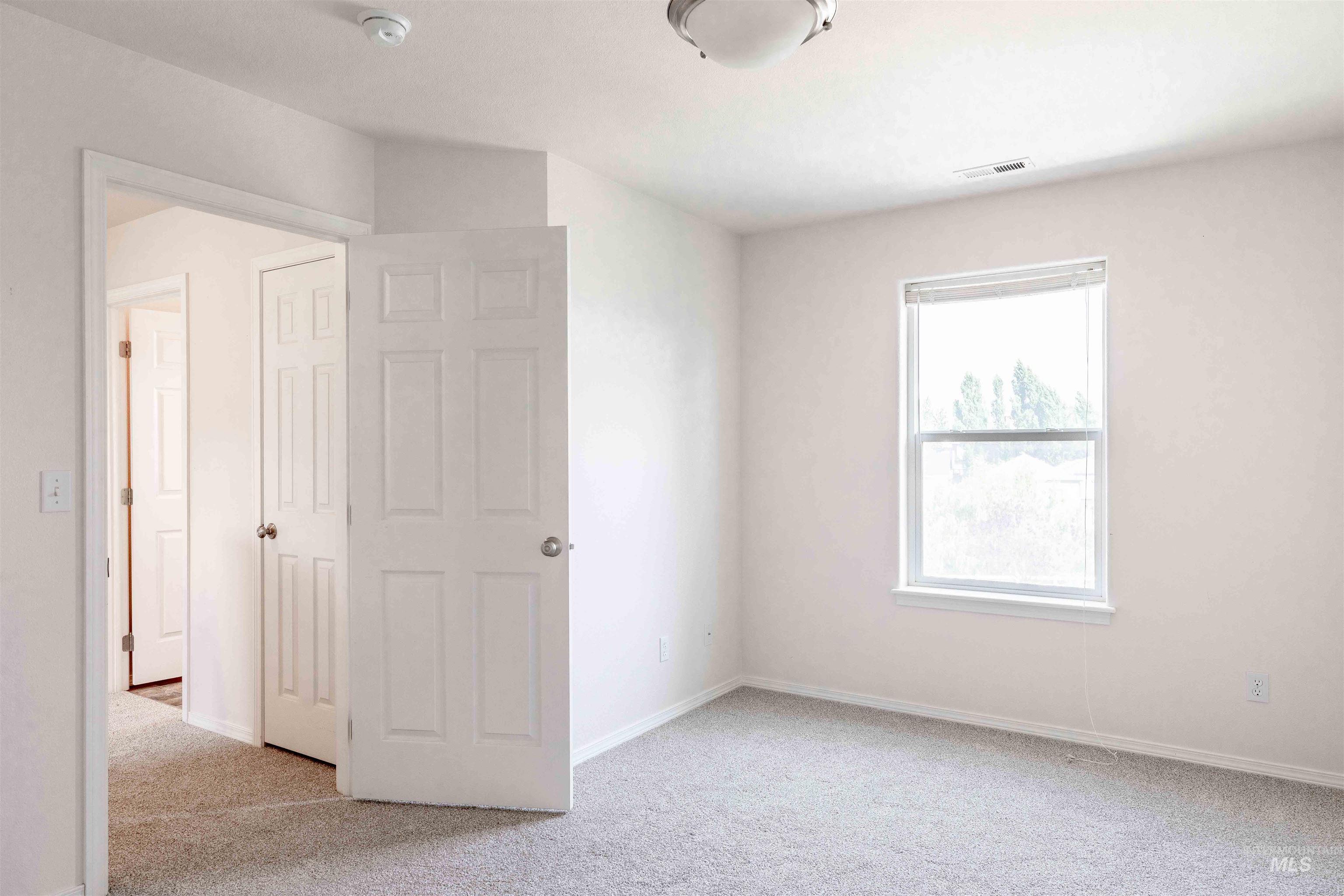 1318 Edinborough Ct Property Photo 24