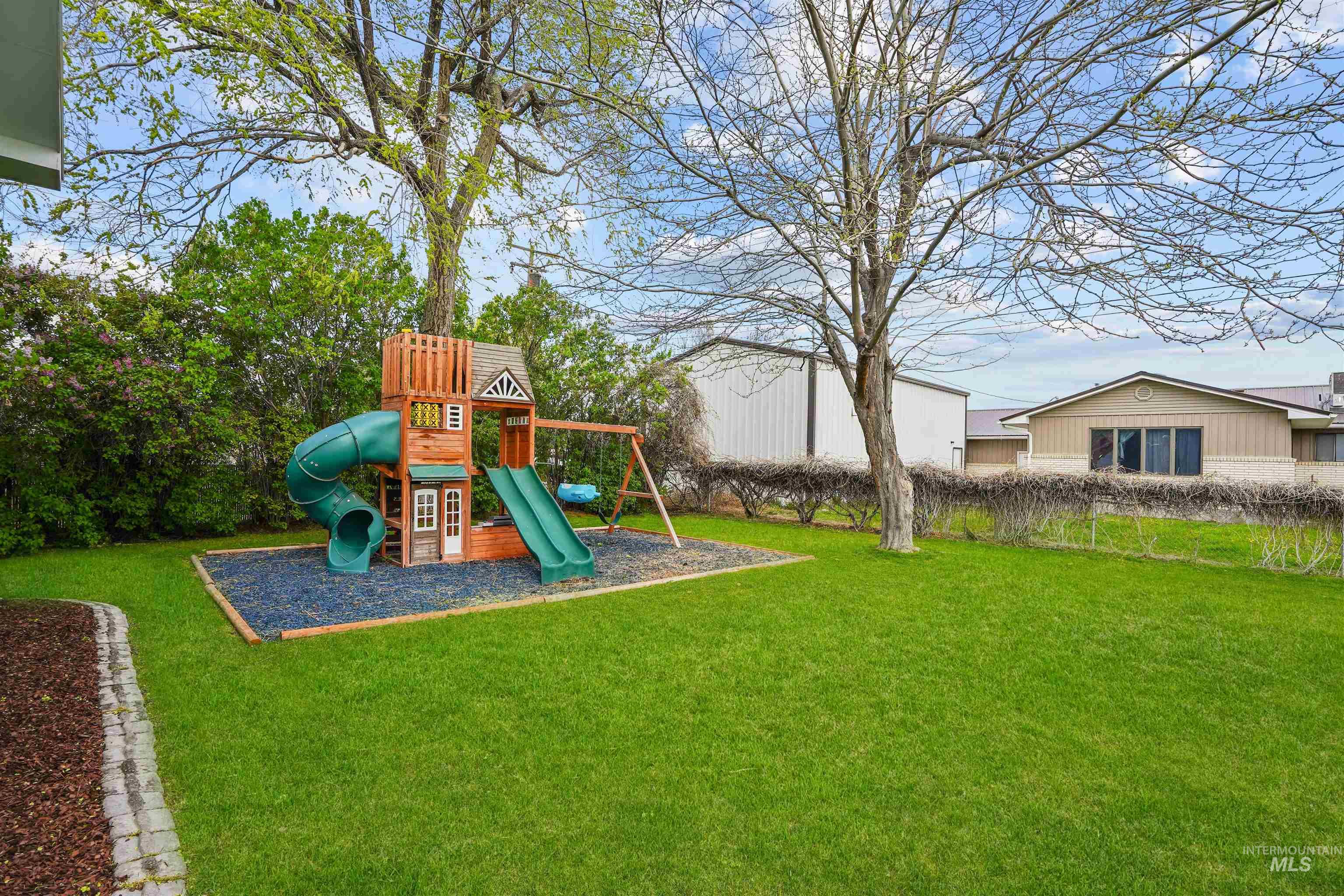 1000 E 18th Street Property Photo 19