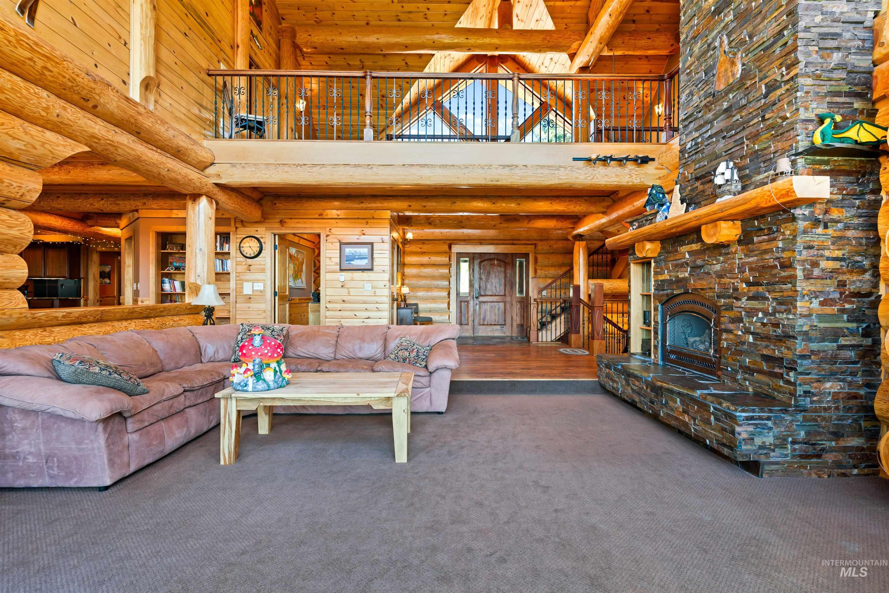 1050 Greenview Lane Property Photo 17