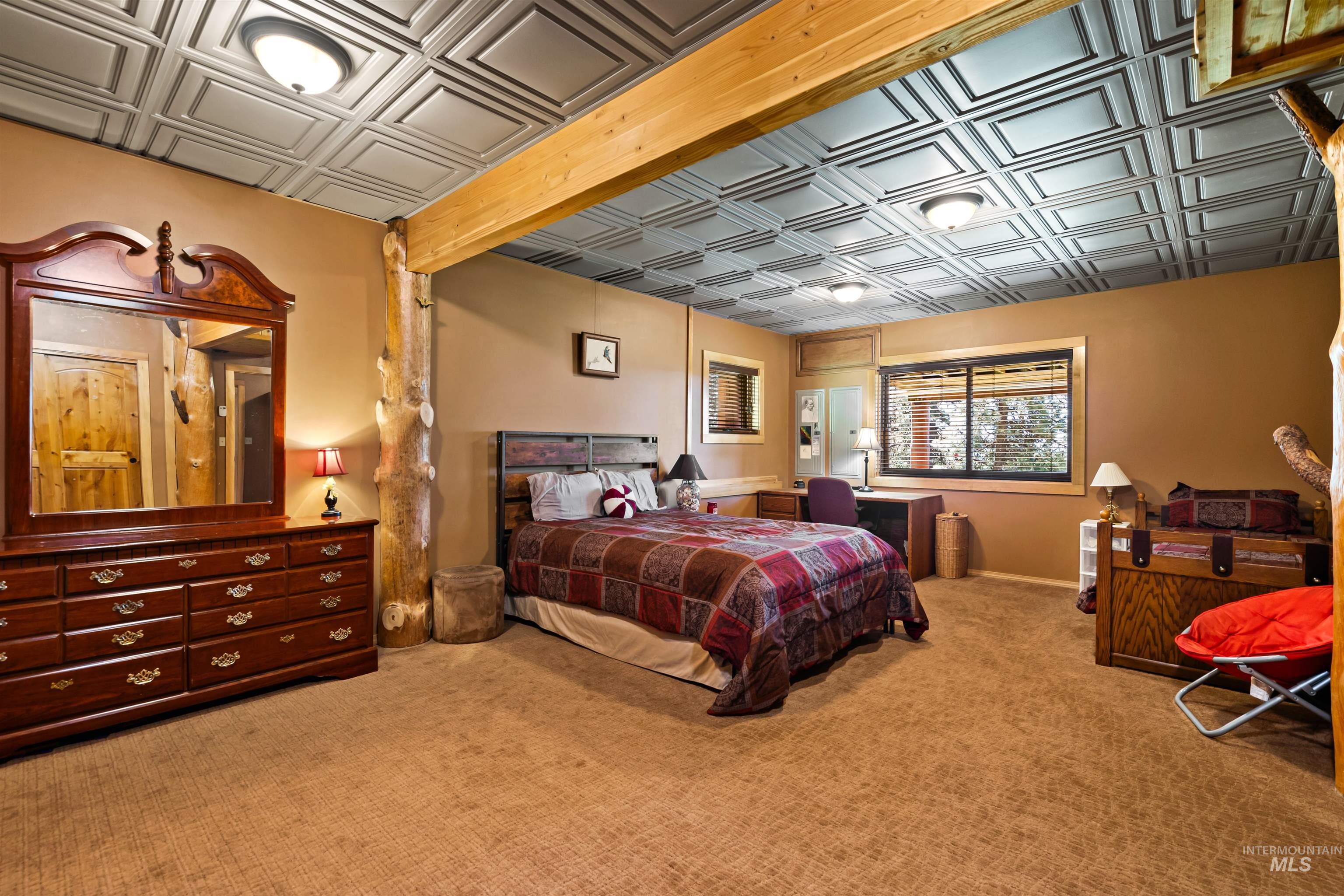 1050 Greenview Lane Property Photo 41