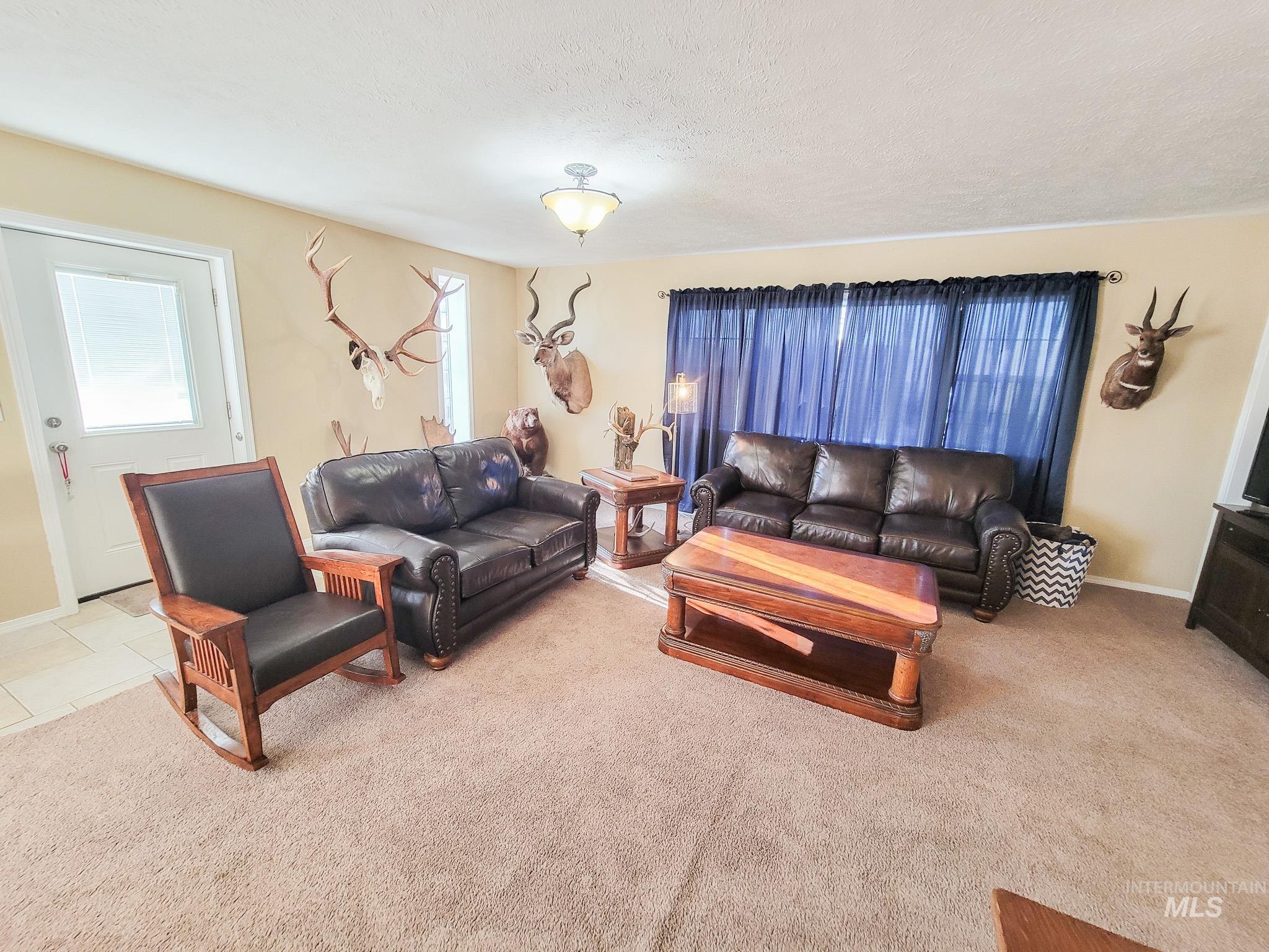 711 Airway Ave Property Photo 6