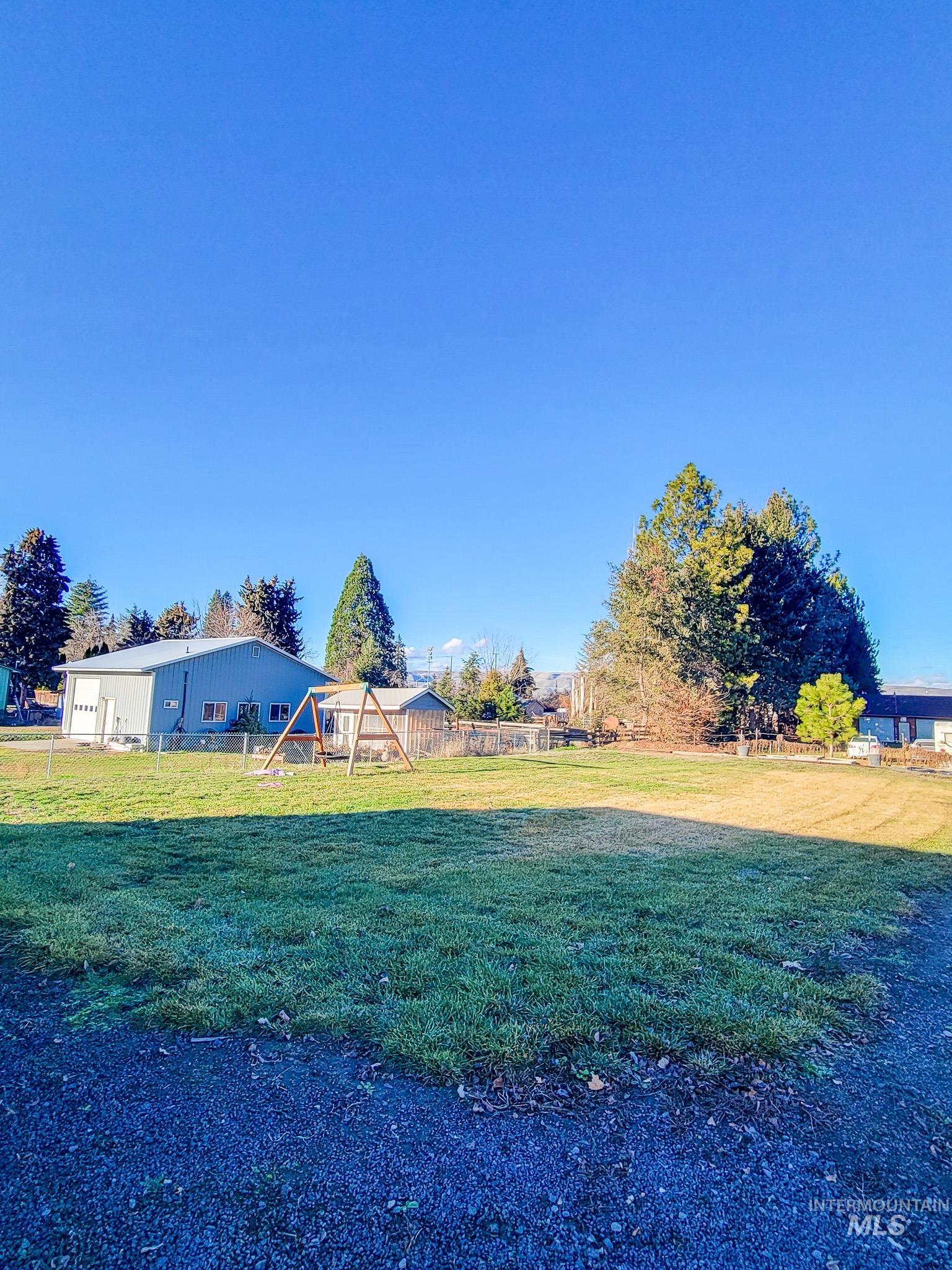 711 Airway Ave Property Photo 36
