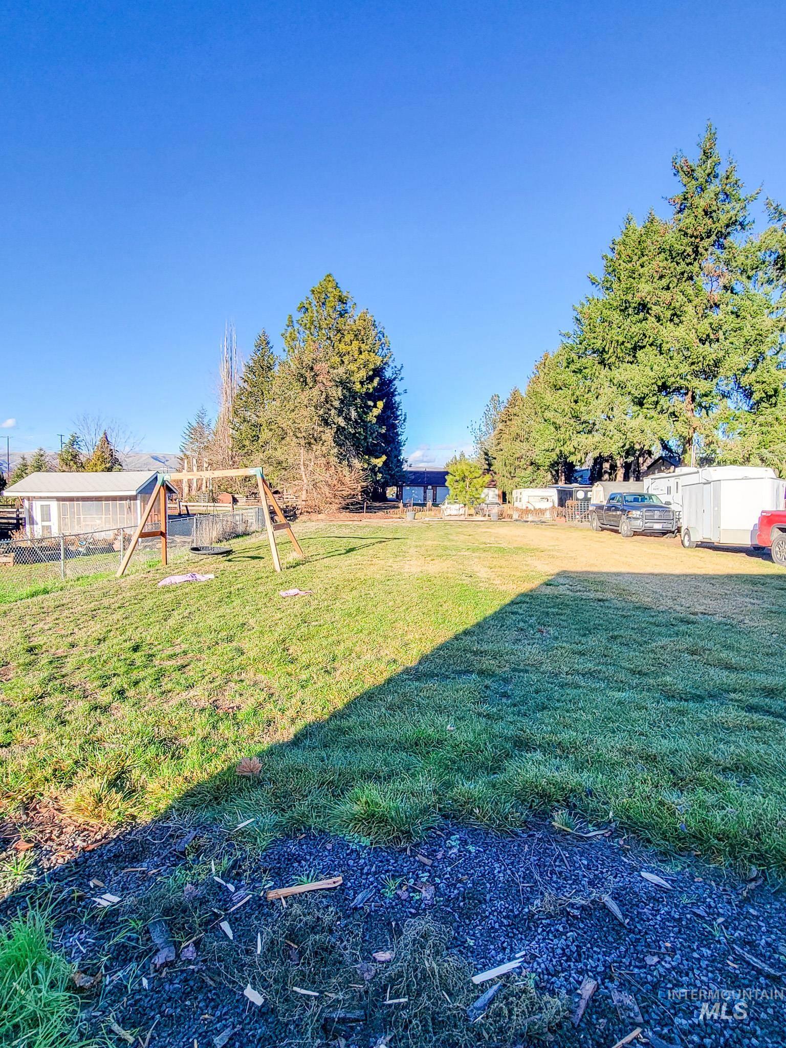 711 Airway Ave Property Photo 37