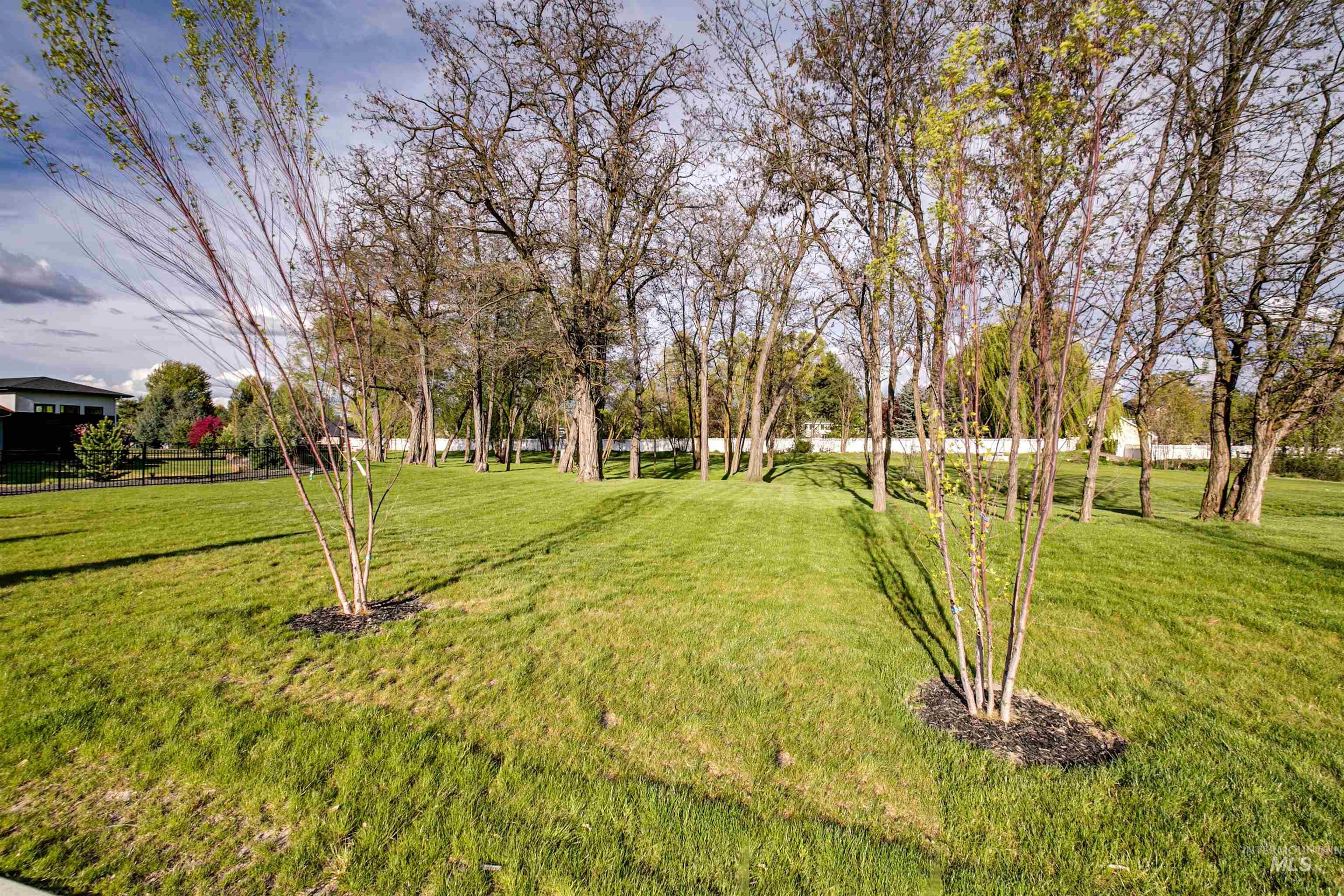 640 N Delehaye Property Photo 23