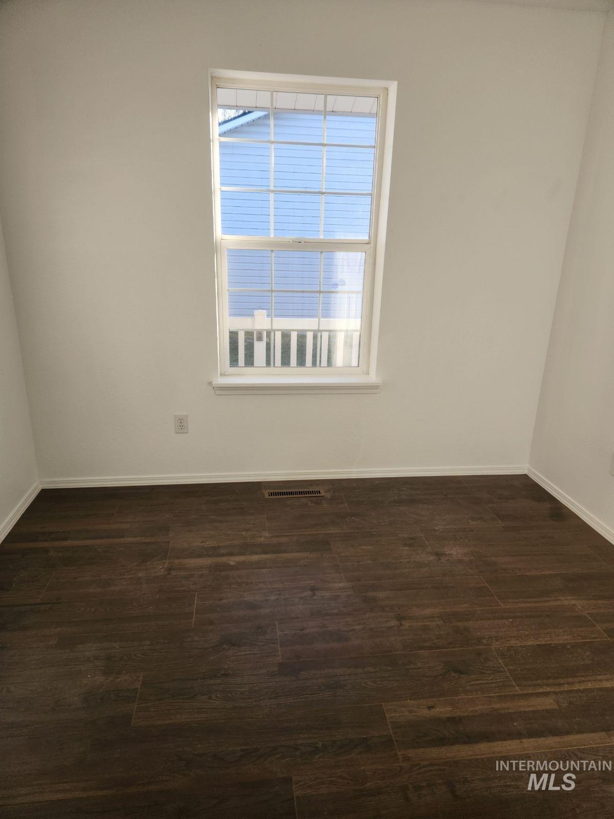 2103 Glenn Way Property Photo 18