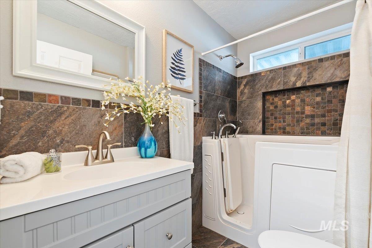 2103 Glenn Way Property Photo 20