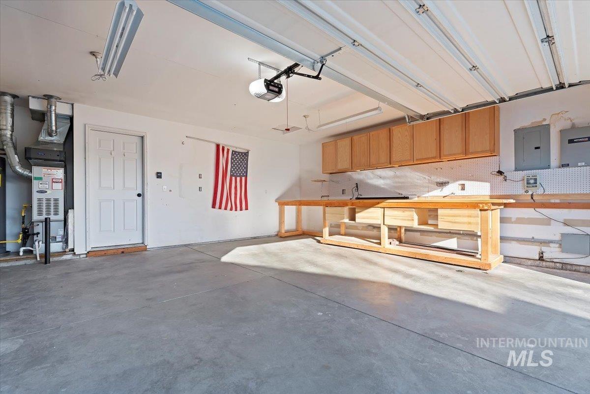 2103 Glenn Way Property Photo 25