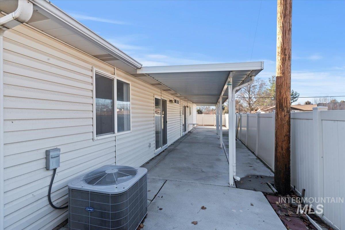 2103 Glenn Way Property Photo 28