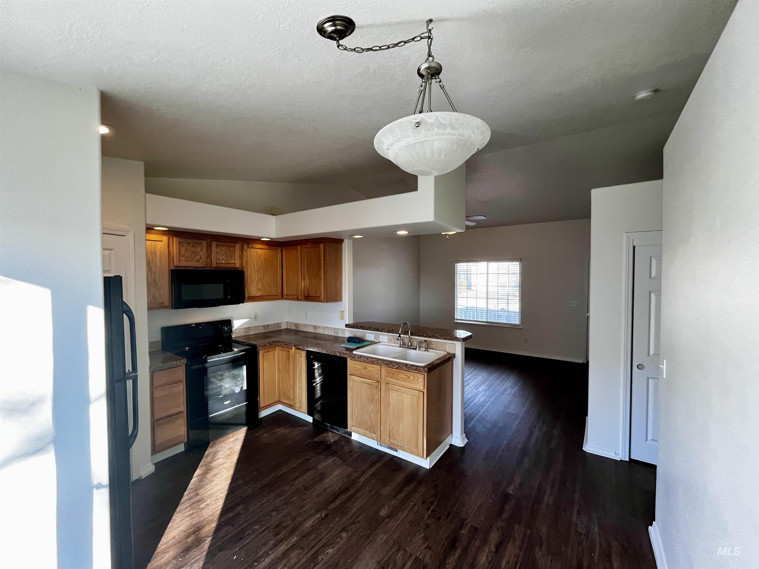 1141 N Pyrite Property Photo 3
