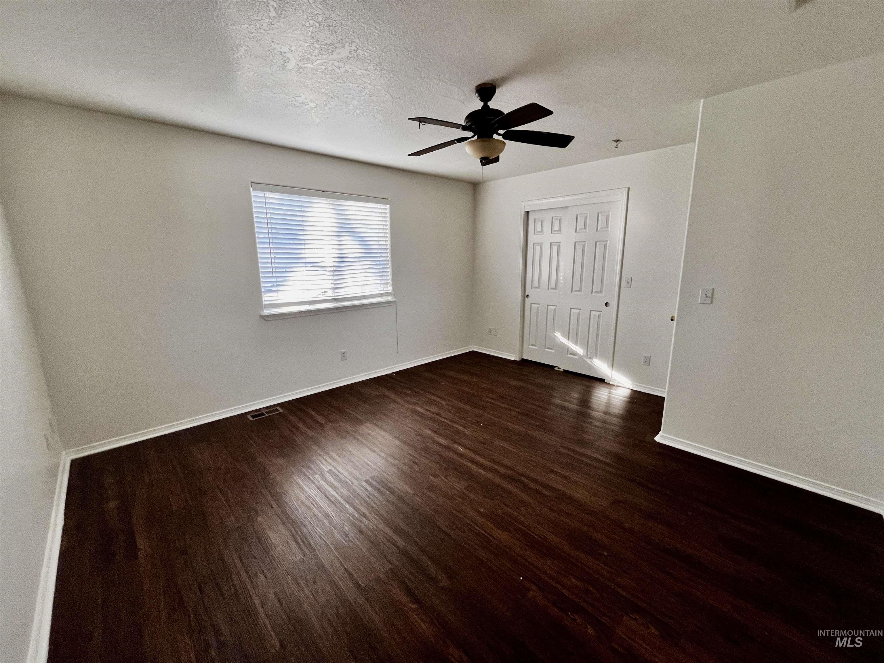 1141 N Pyrite Property Photo 9