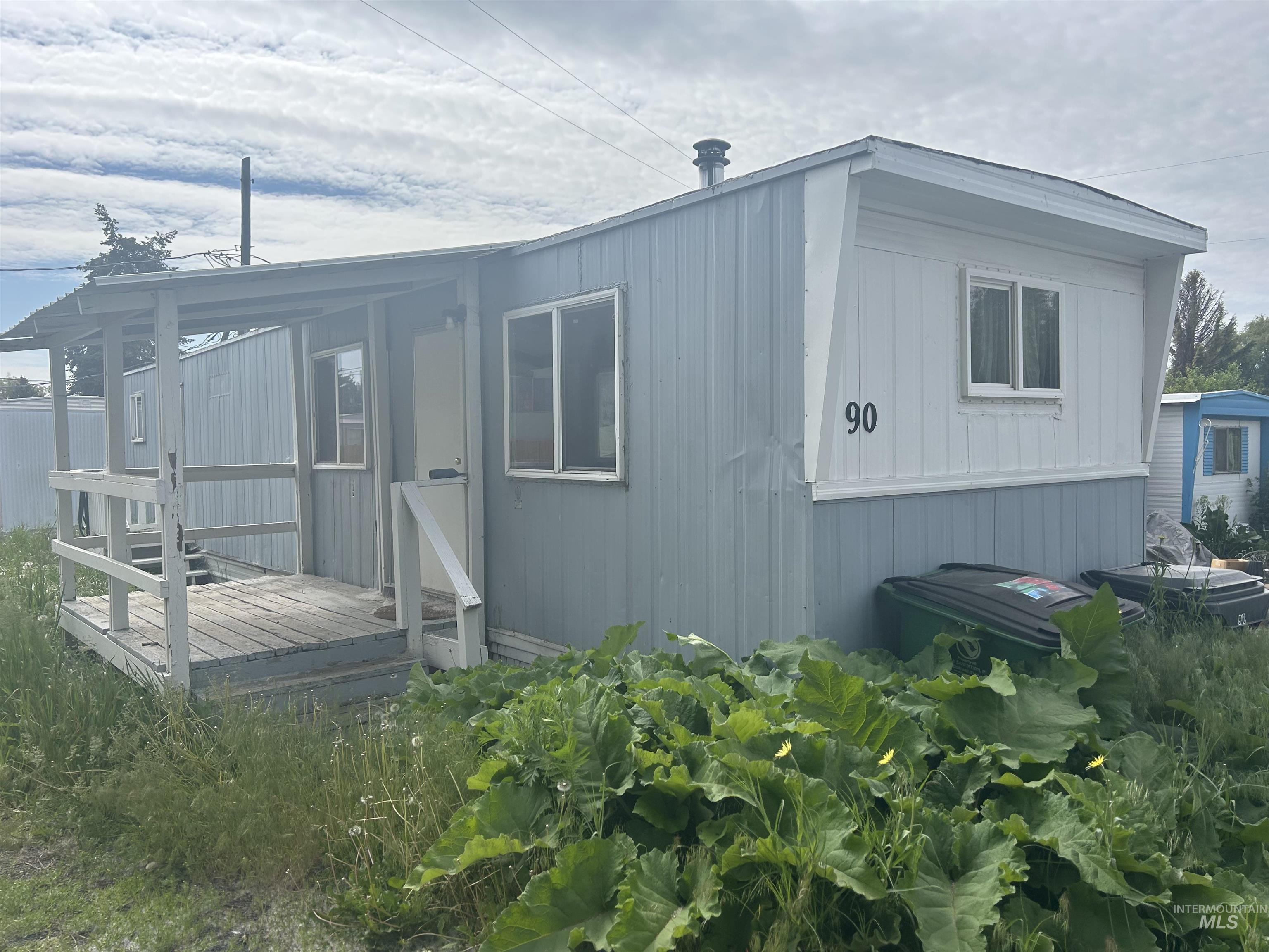 603 W Palouse River Dr Property Photo 1