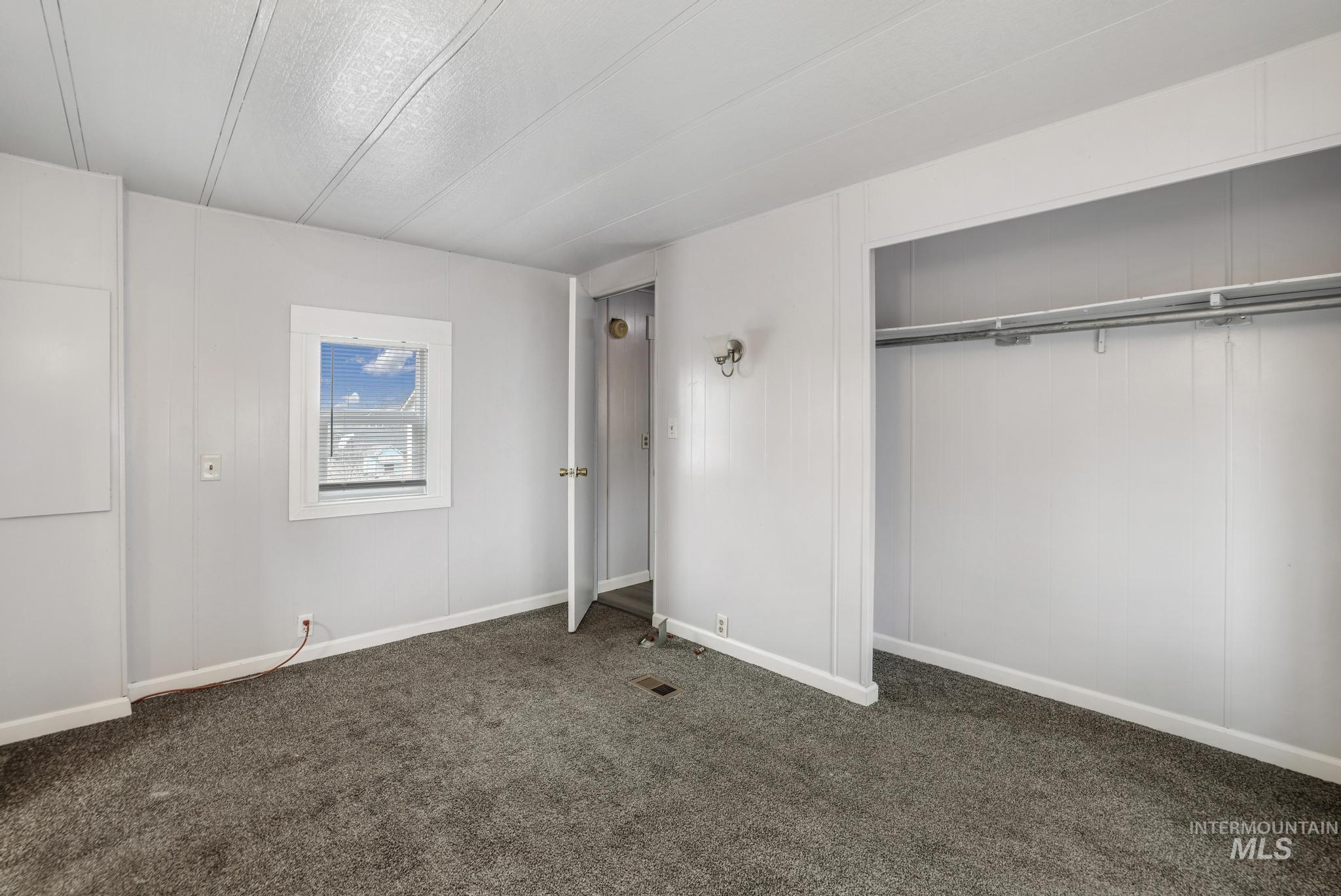 584 4th Ave E Property Photo 14