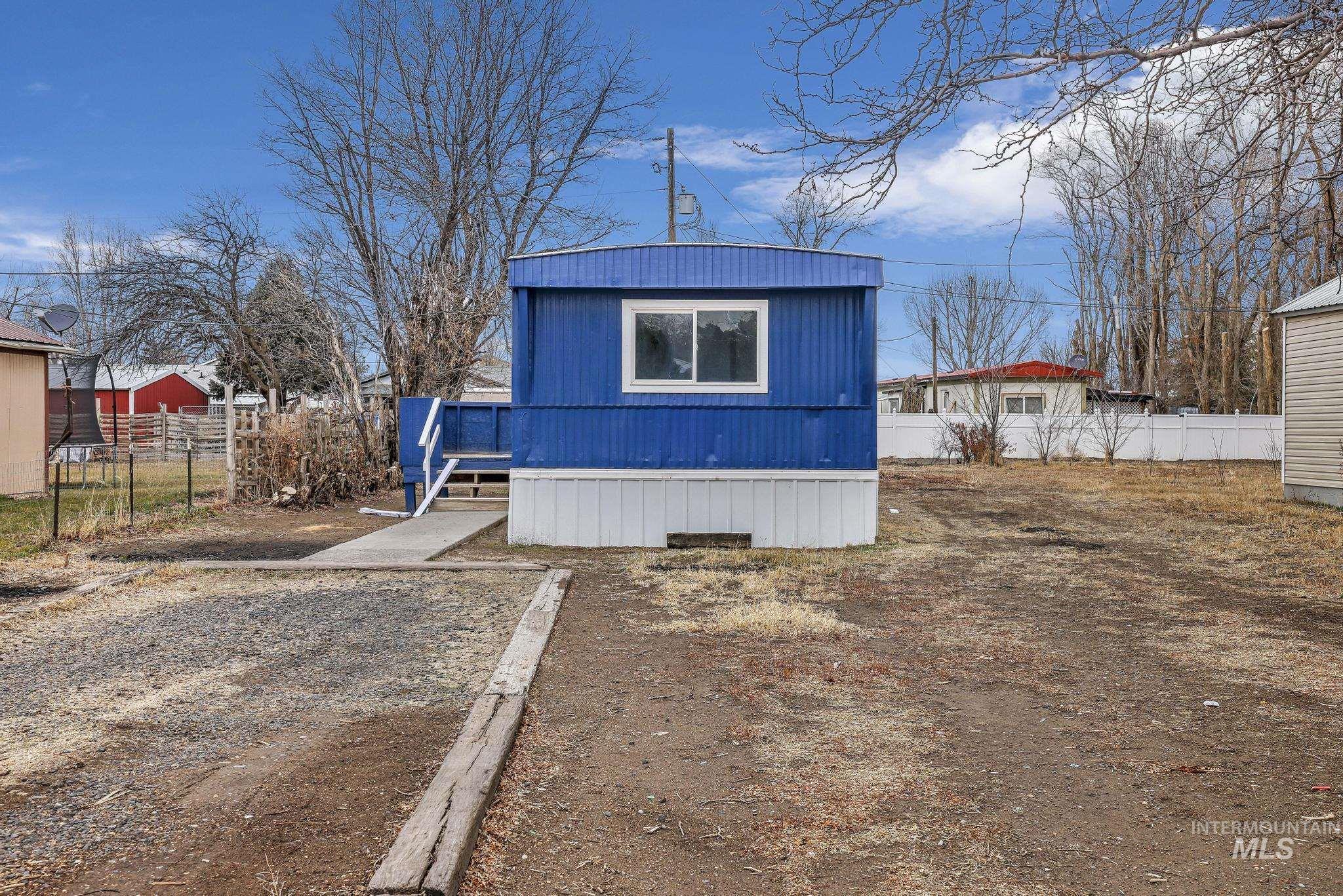 584 4th Ave E Property Photo 44