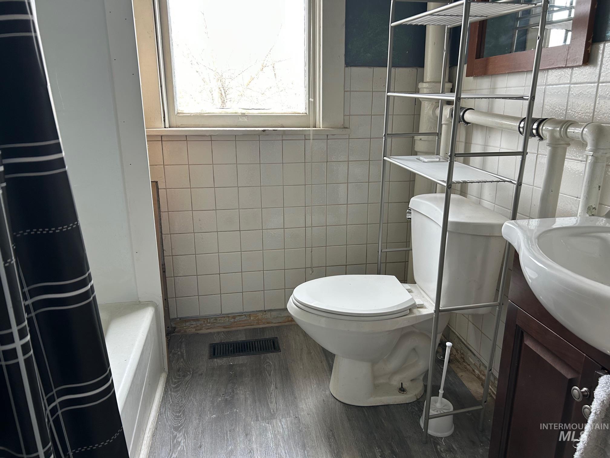 1703 7th Avenue Property Photo 9
