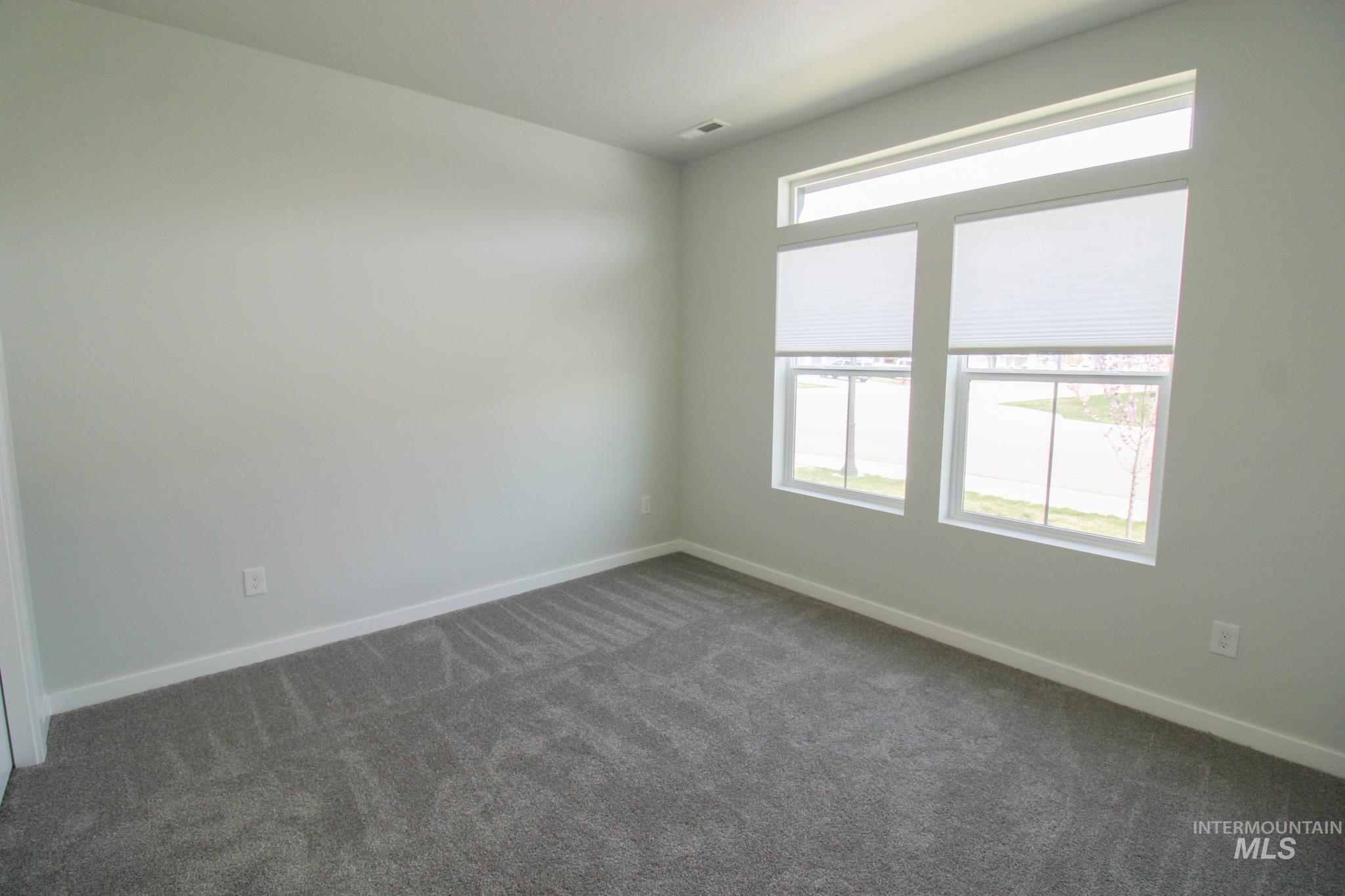 2985 N Mountain Lake Ave Property Photo 7