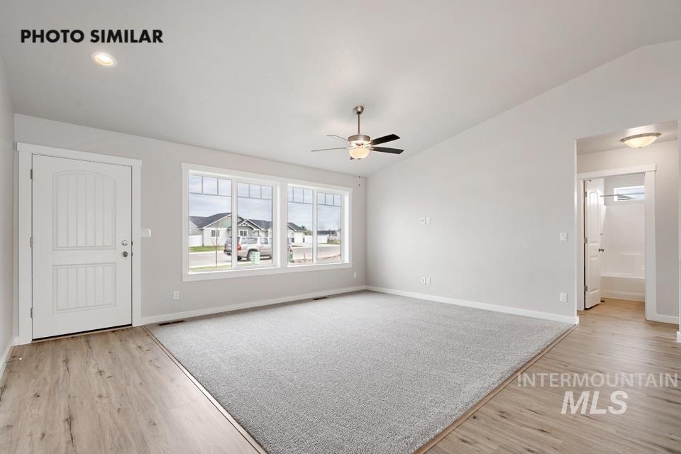 1365 Crescent St Property Photo 6