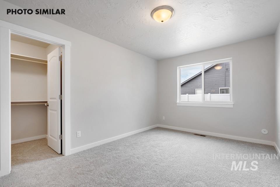 1365 Crescent St Property Photo 21