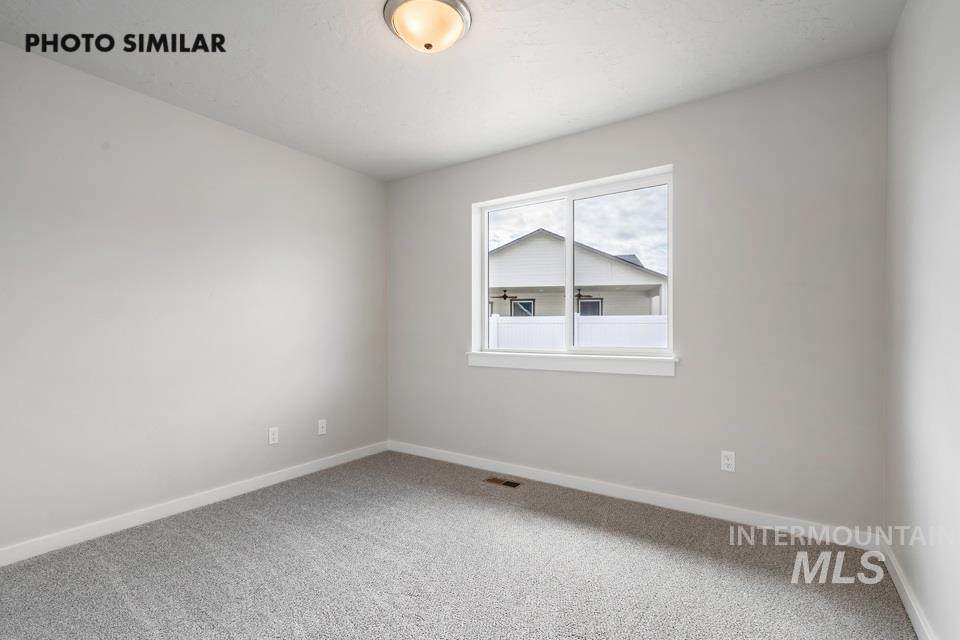 1365 Crescent St Property Photo 24