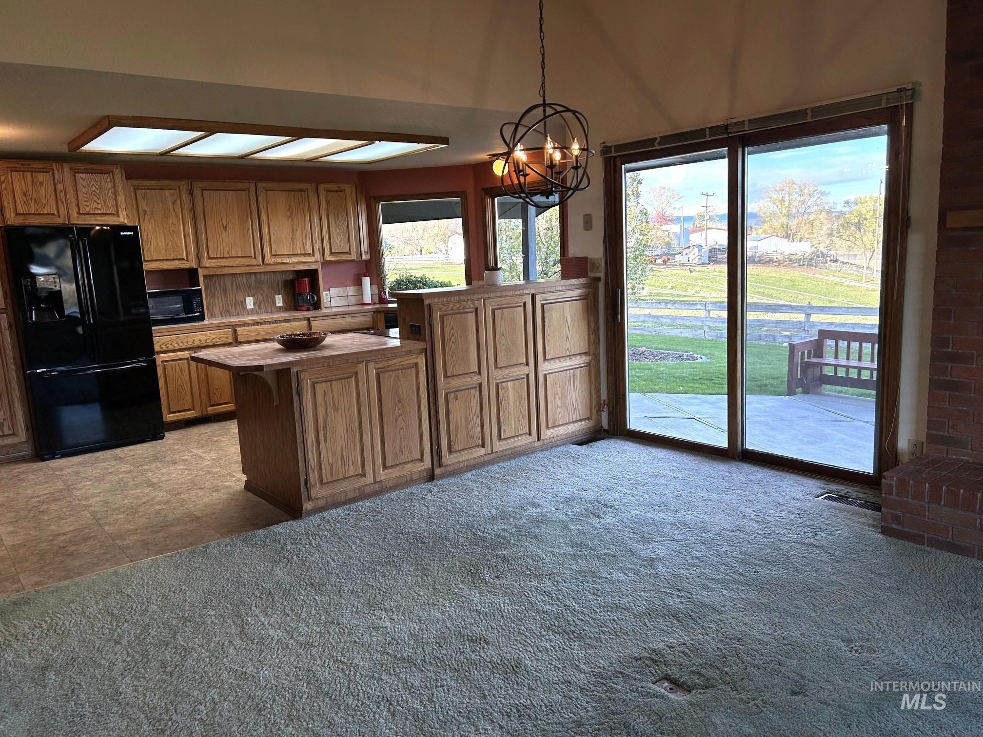 1185 E Cleveland Property Photo 16