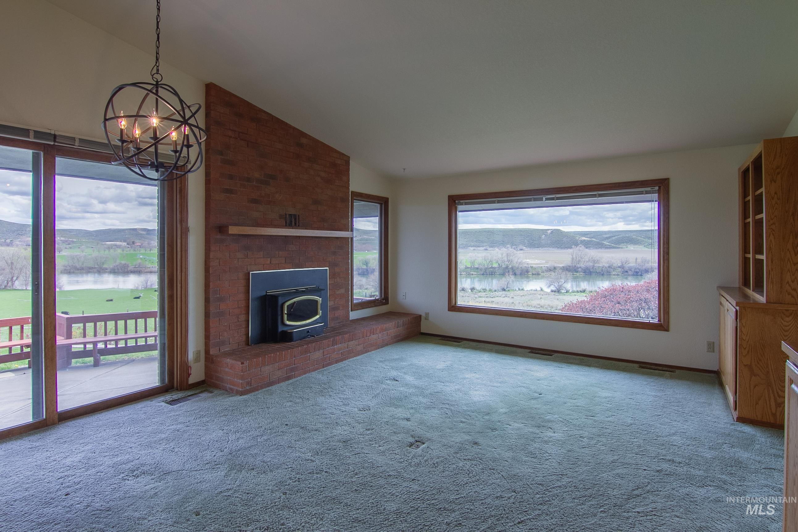 1185 E Cleveland Property Photo 18