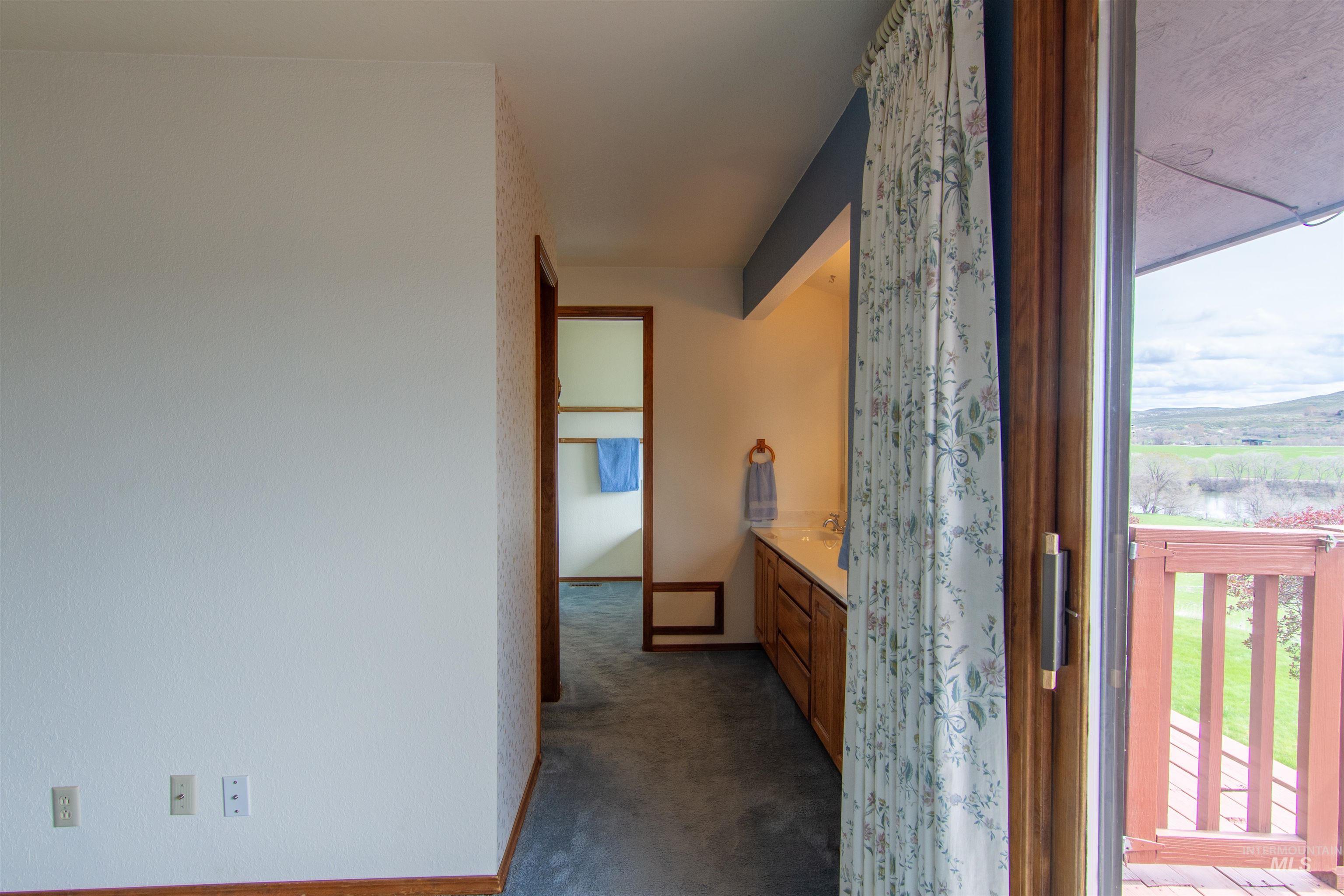 1185 E Cleveland Property Photo 20