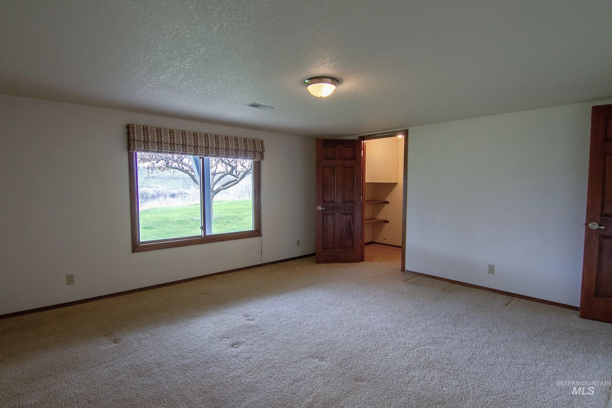 1185 E Cleveland Property Photo 23