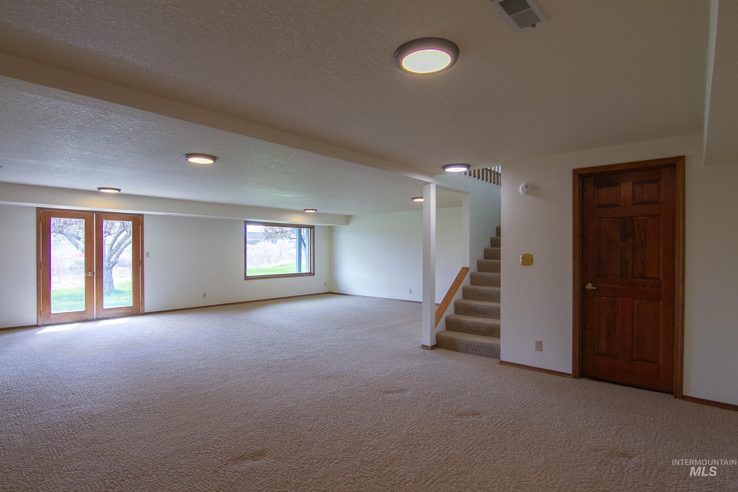 1185 E Cleveland Property Photo 26