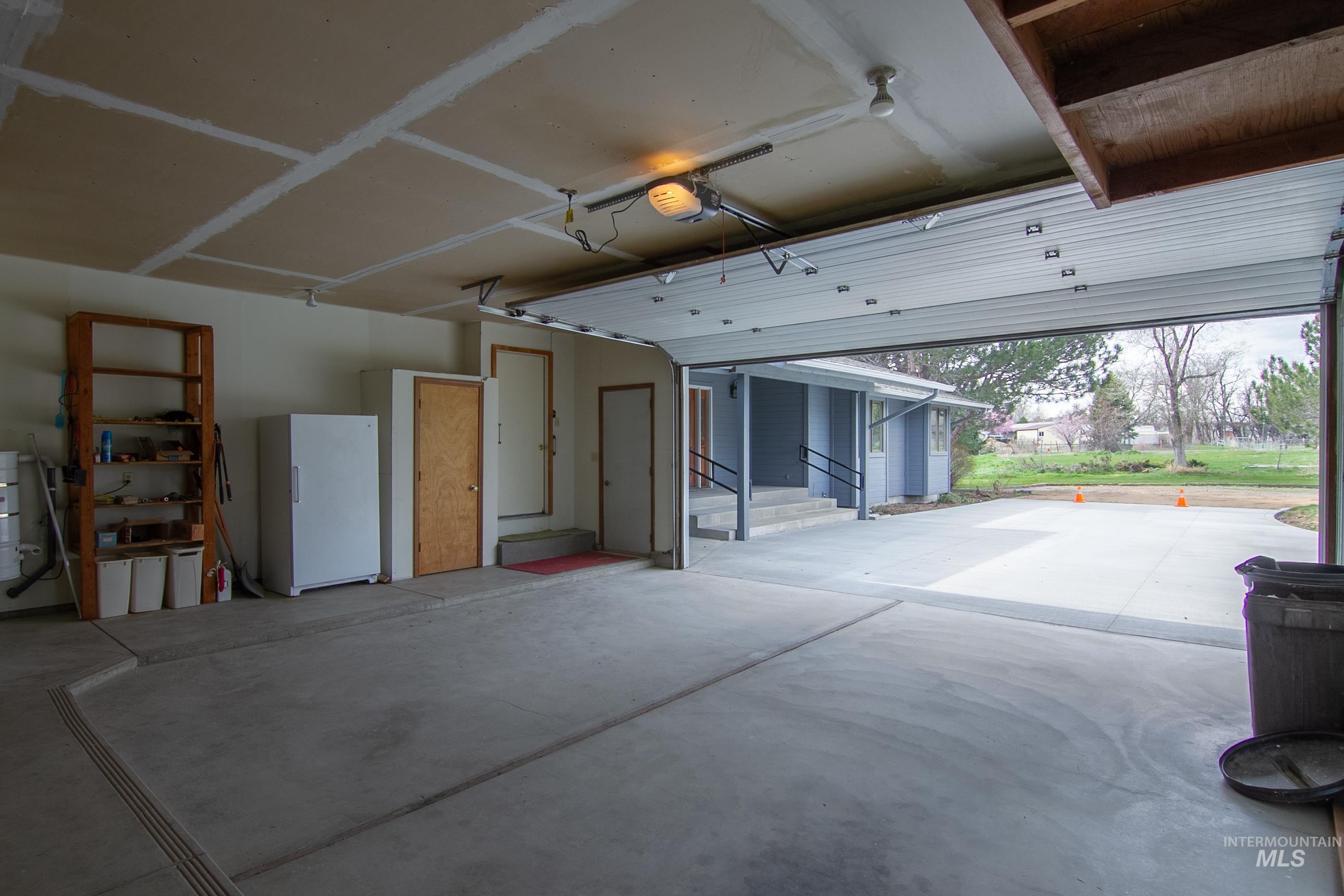 1185 E Cleveland Property Photo 30
