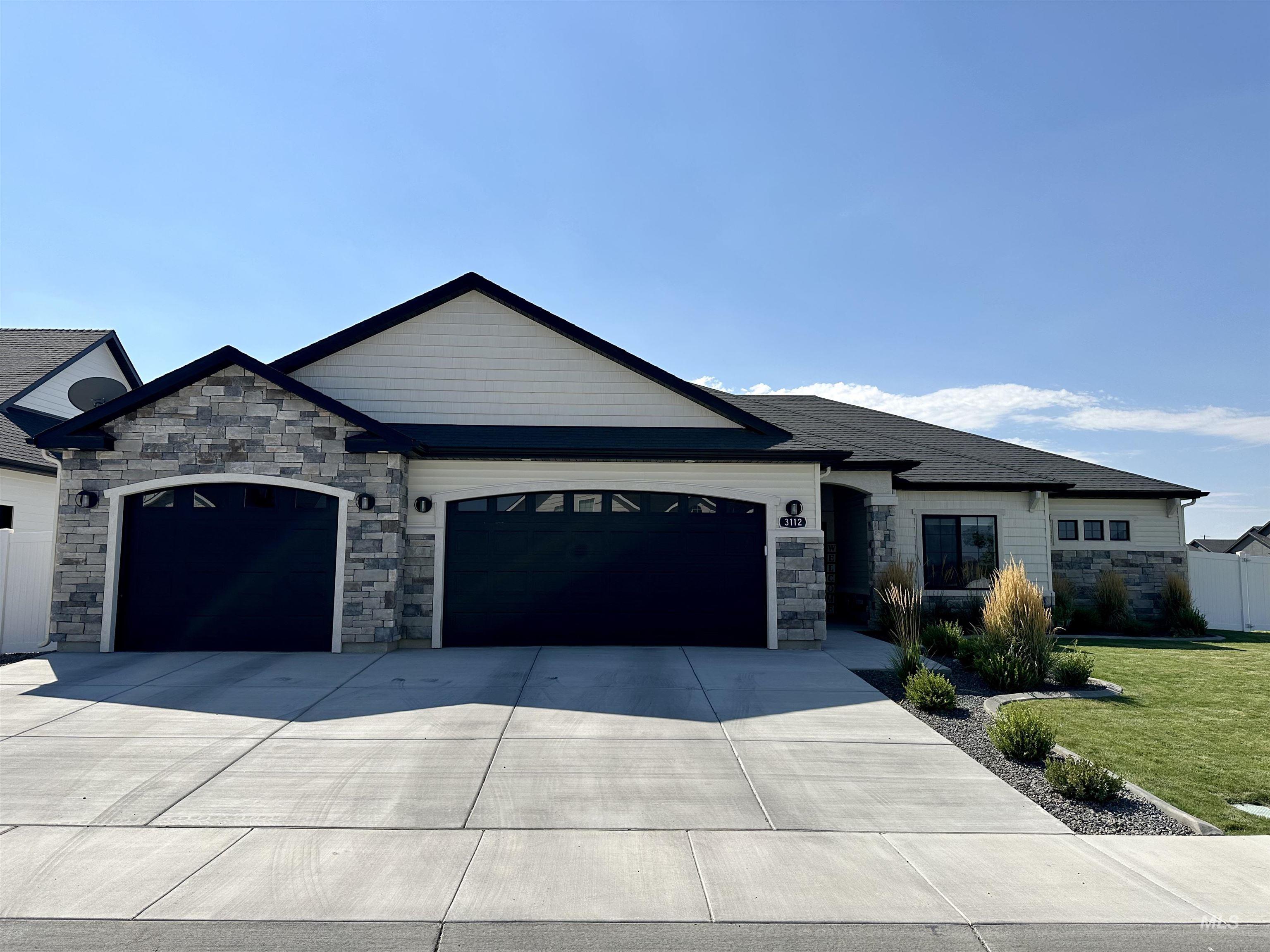 3112 Moonrise Property Photo 1