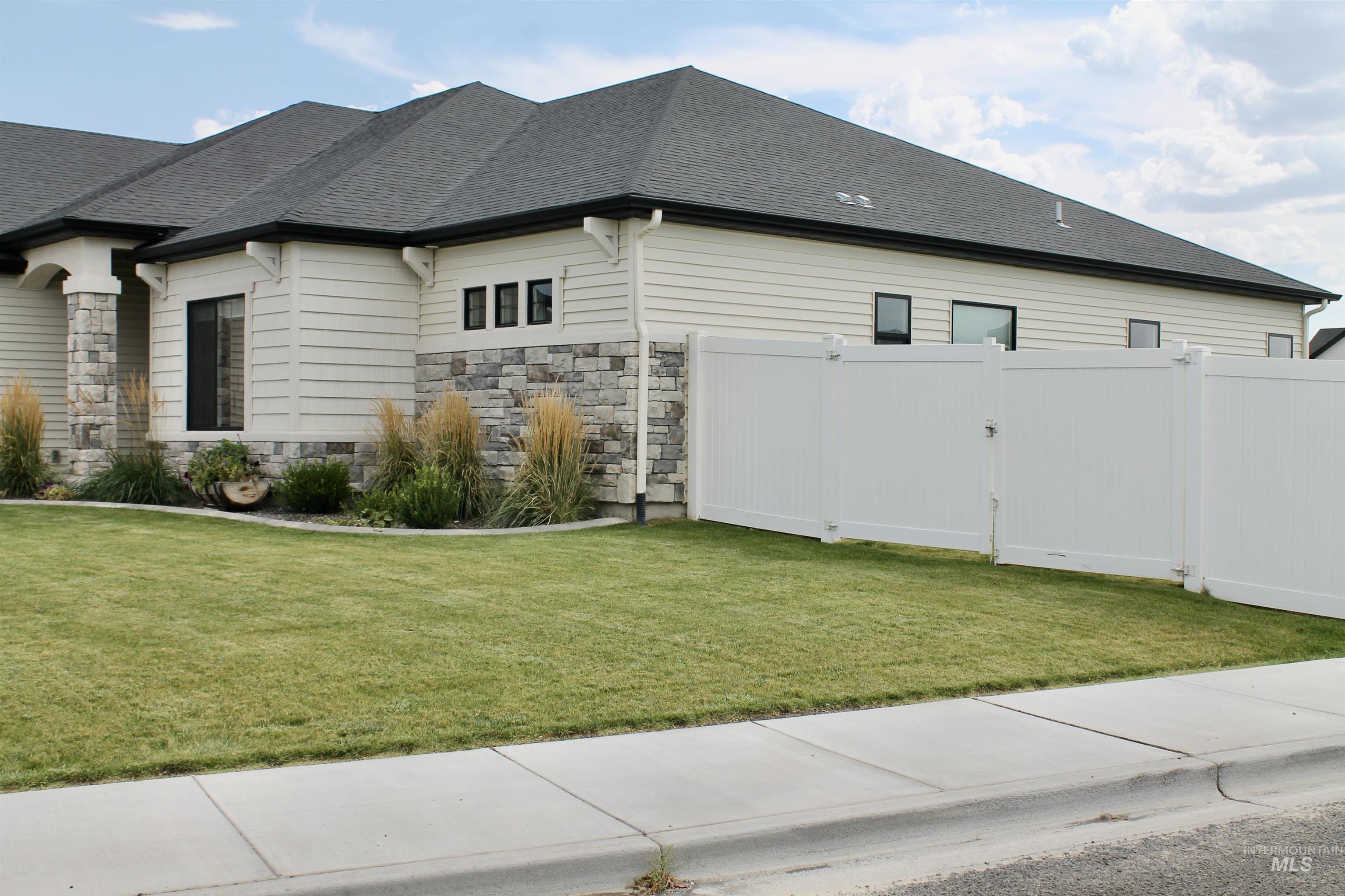 3112 Moonrise Property Photo 3