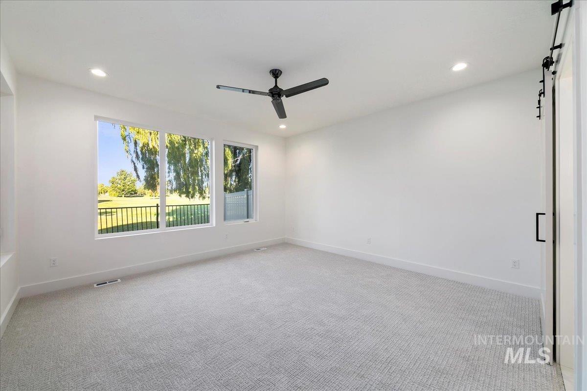 6496 S Astoria Ave Property Photo 12