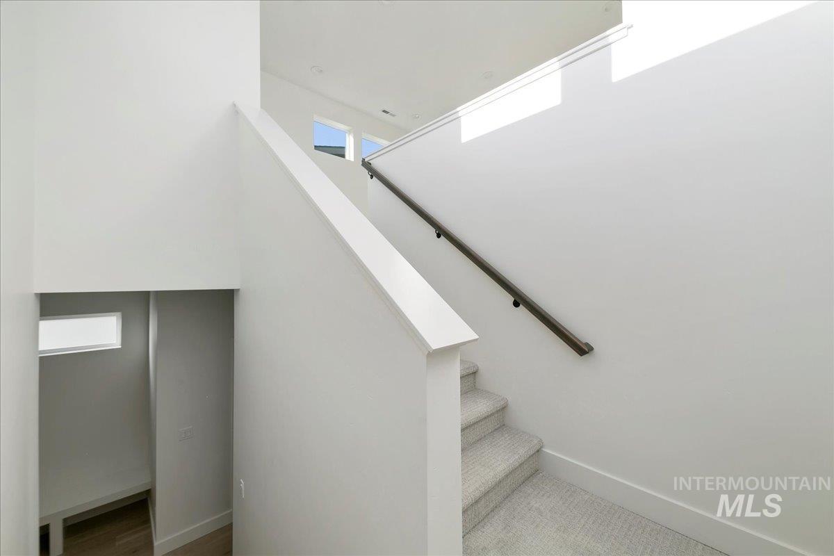 6496 S Astoria Ave Property Photo 20