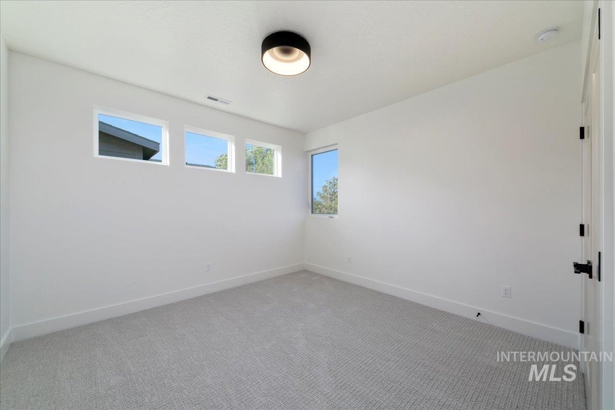 6496 S Astoria Ave Property Photo 28