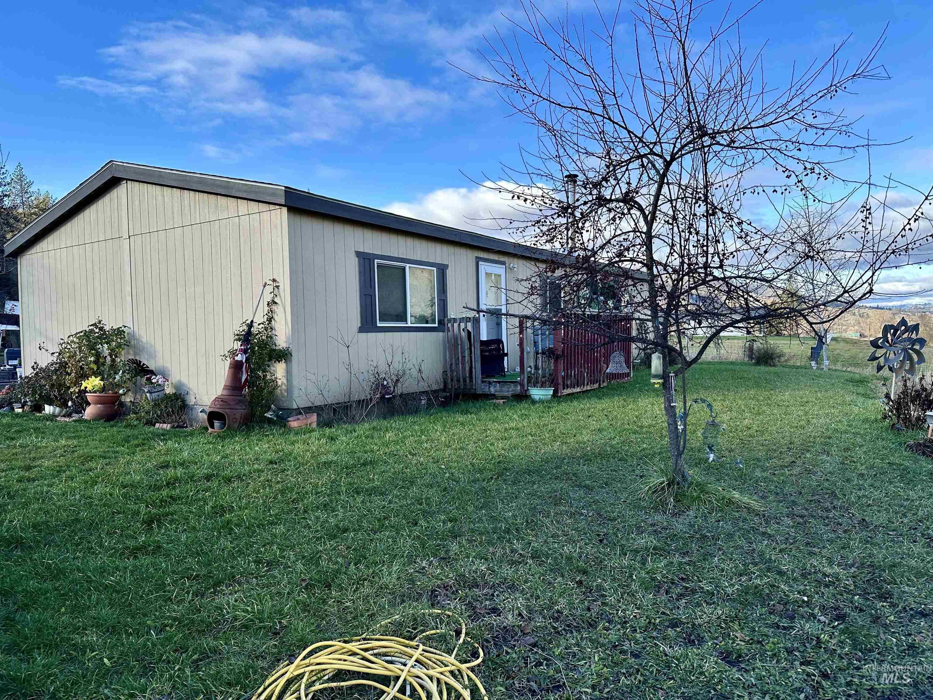 2685 Lukes Gulch Road Property Photo 1
