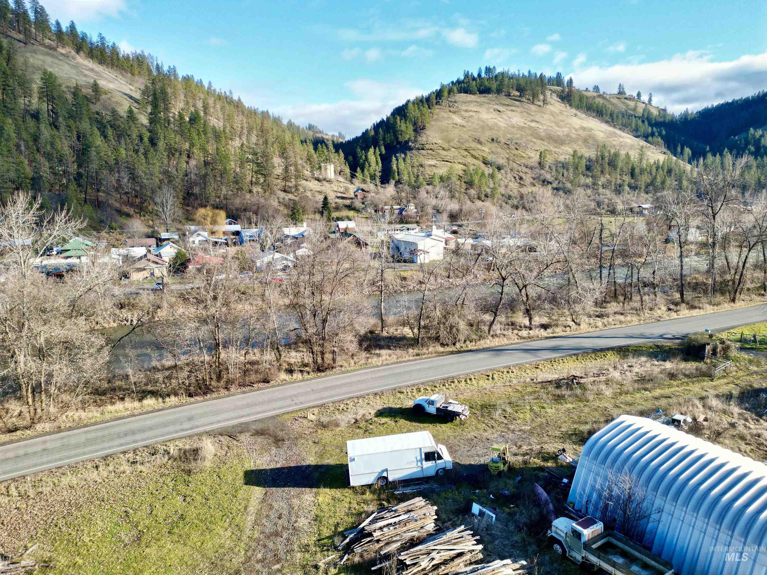 2685 Lukes Gulch Road Property Photo 4