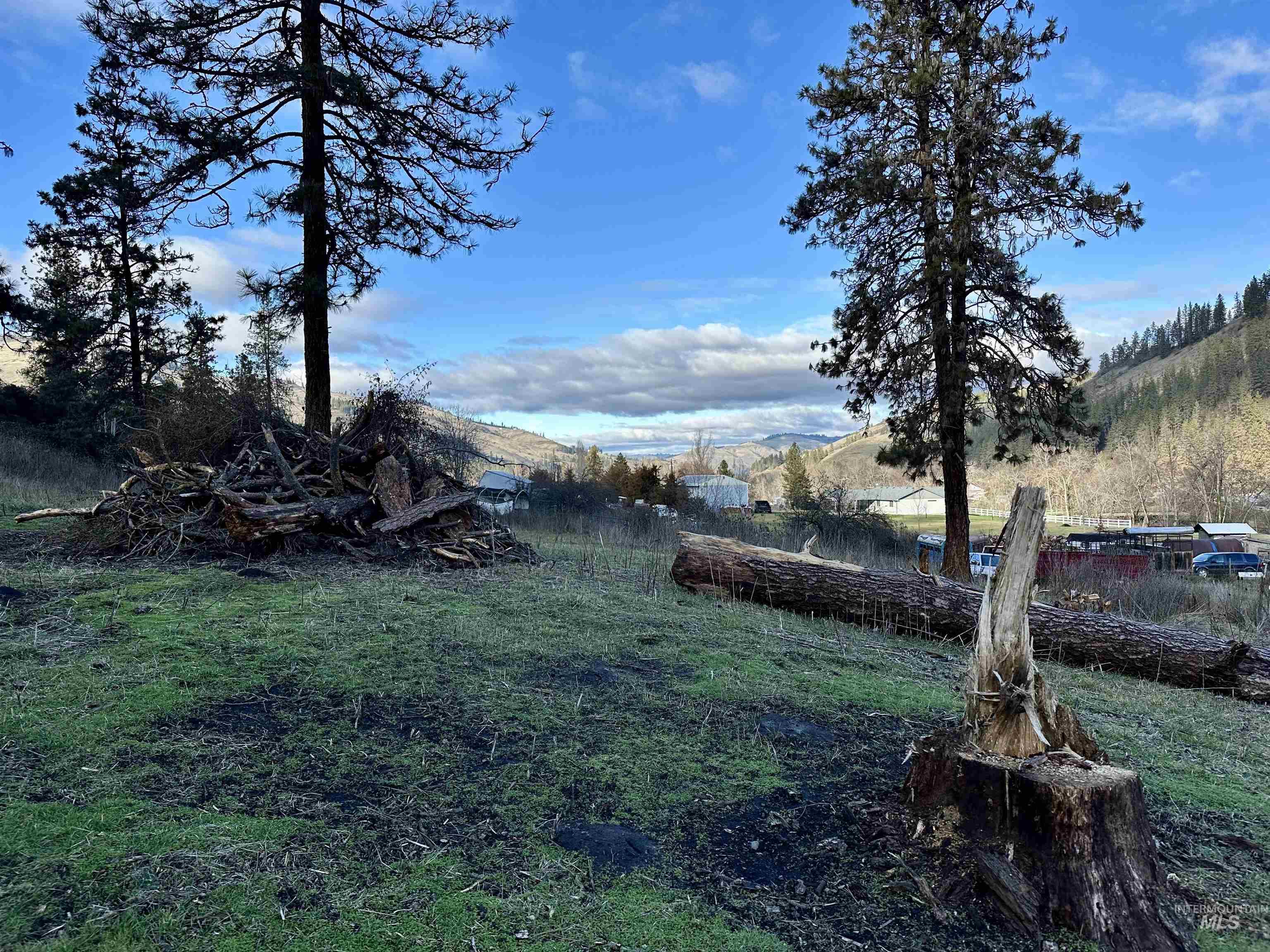 2685 Lukes Gulch Road Property Photo 9
