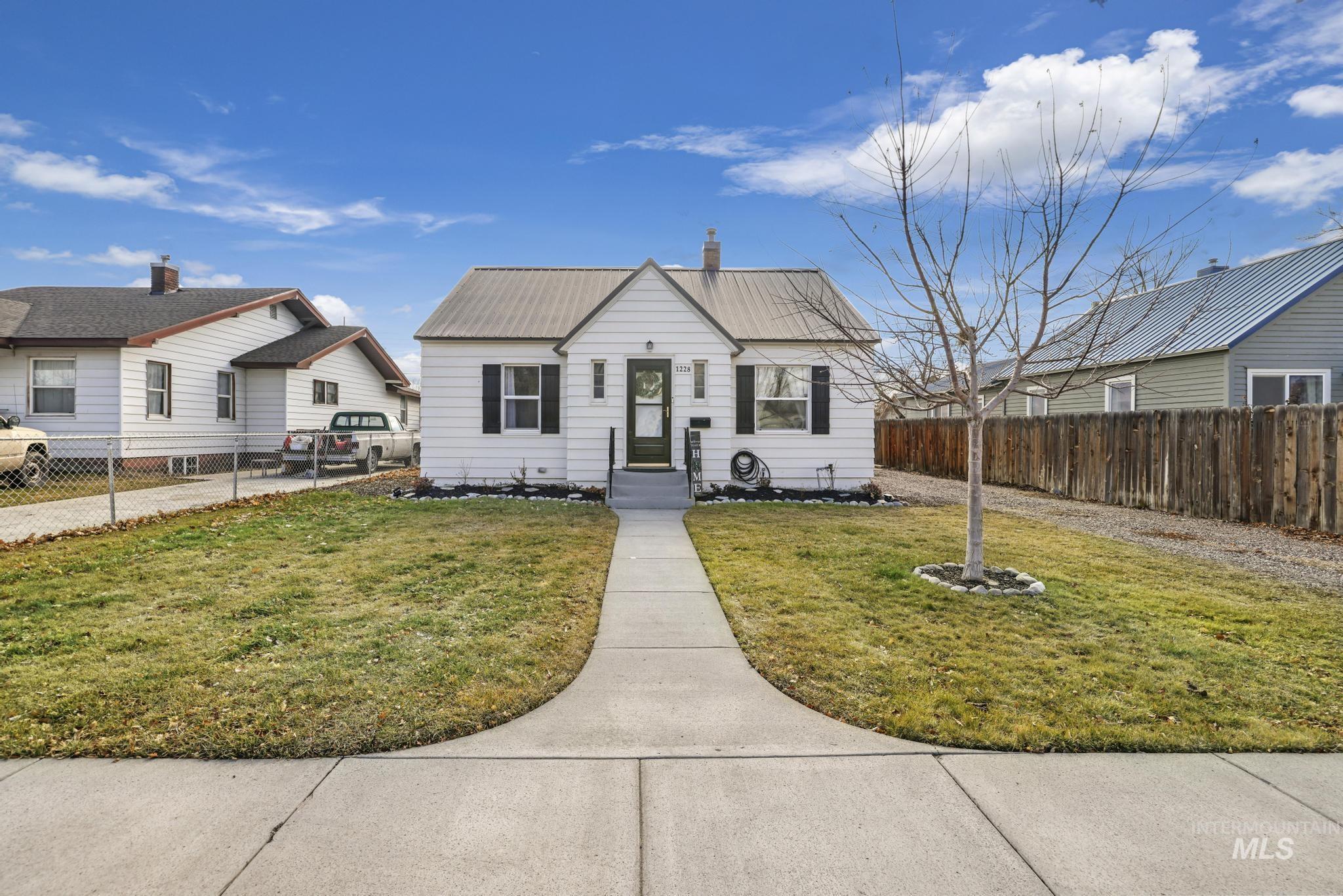 1228 7th Ave E Property Photo