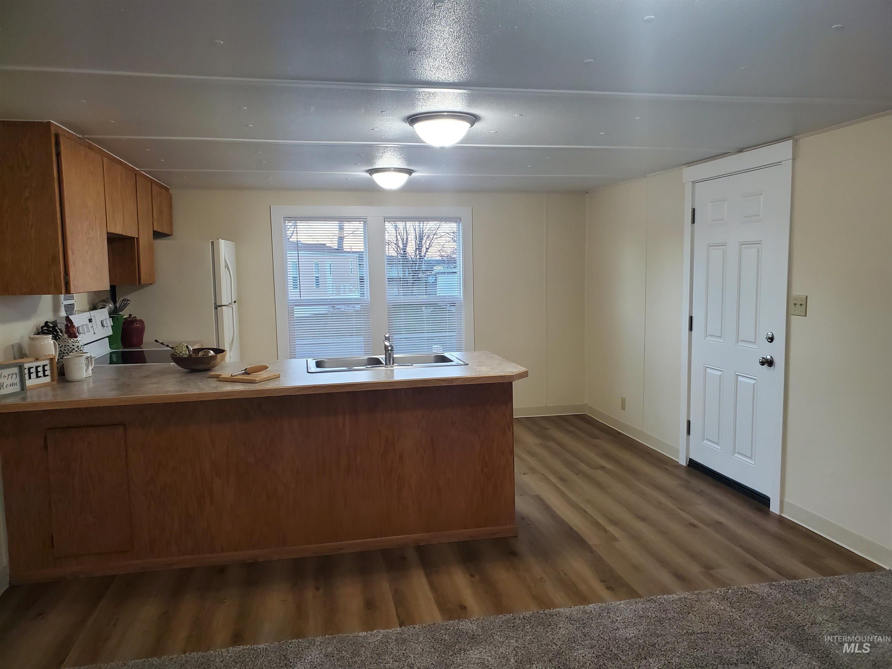 198 South Hills Property Photo 6