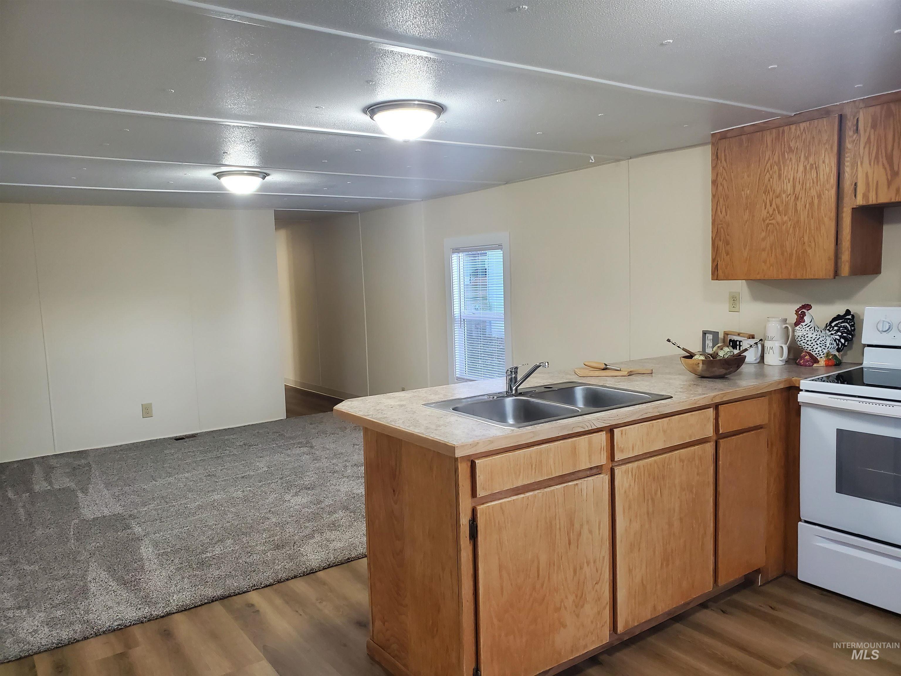198 South Hills Property Photo 11