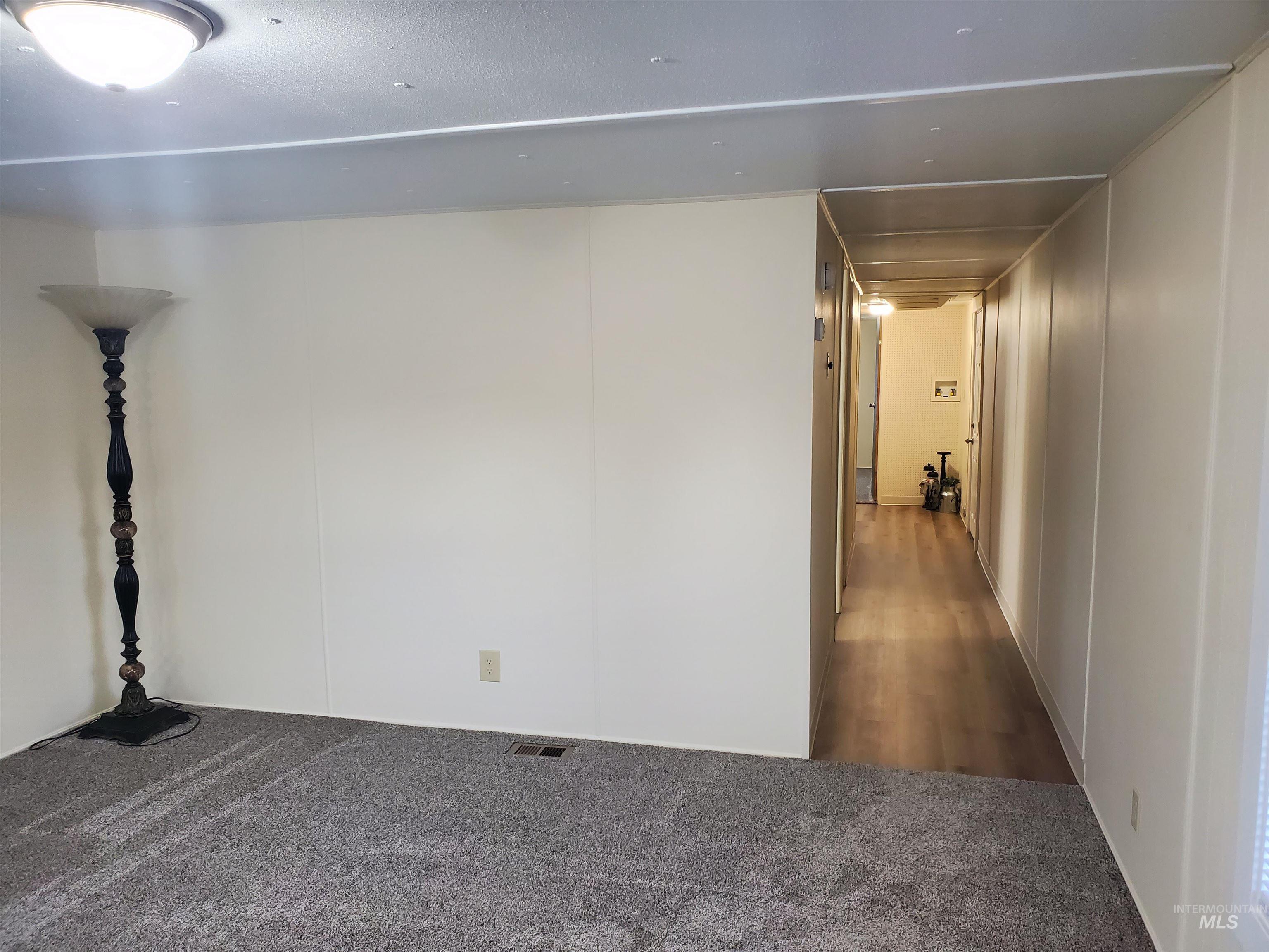 198 South Hills Property Photo 14