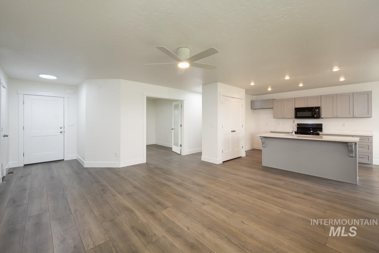 1410 Regency Way Property Photo 7