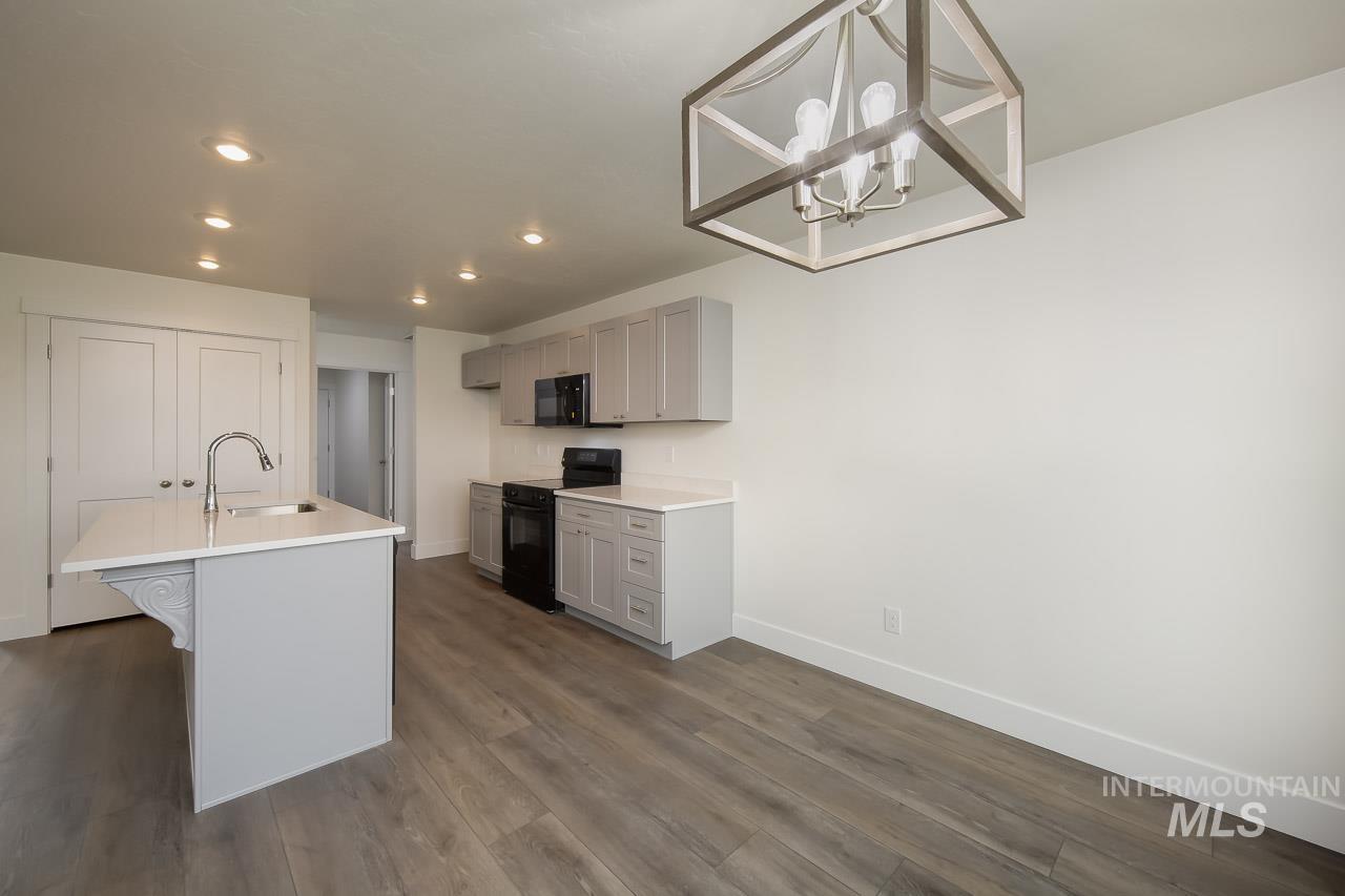 1410 Regency Way Property Photo 12