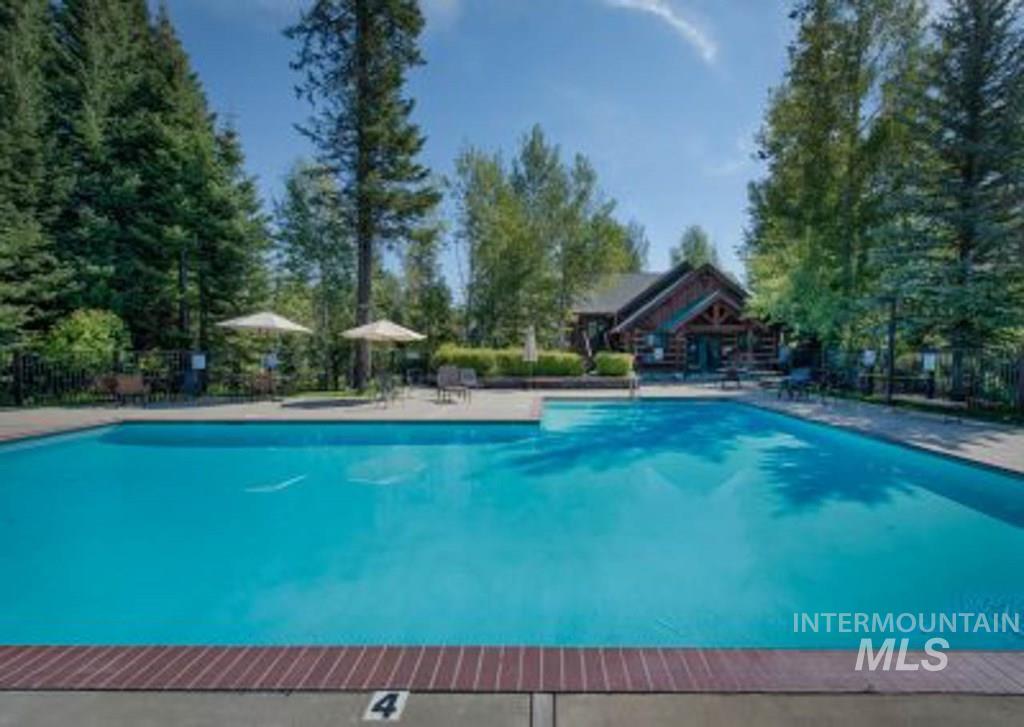 317 Mountain Cove Property Photo 5
