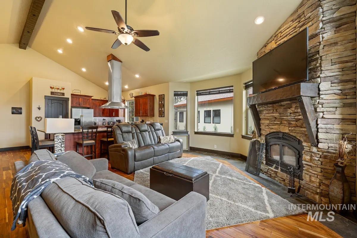 317 Mountain Cove Property Photo 14