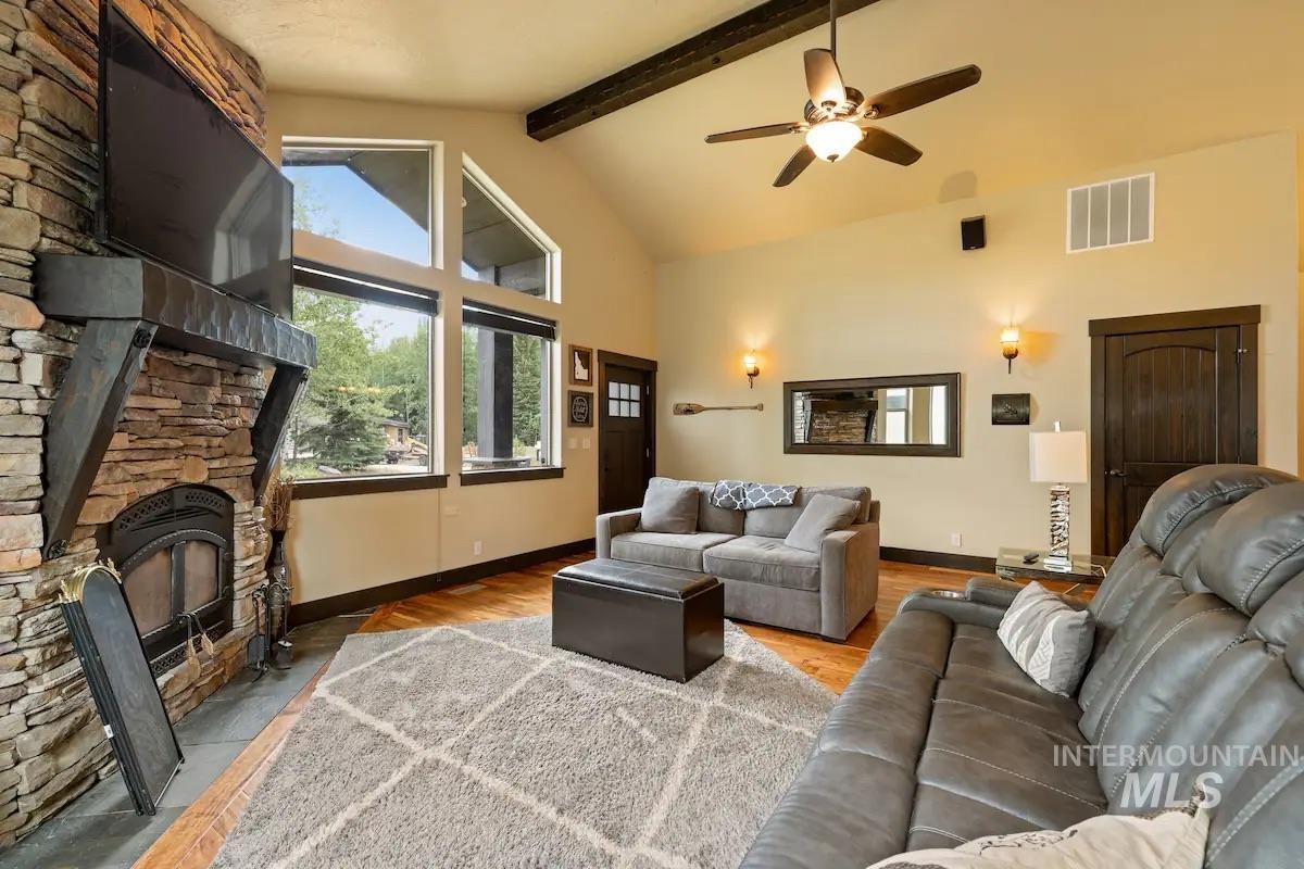 317 Mountain Cove Property Photo 15