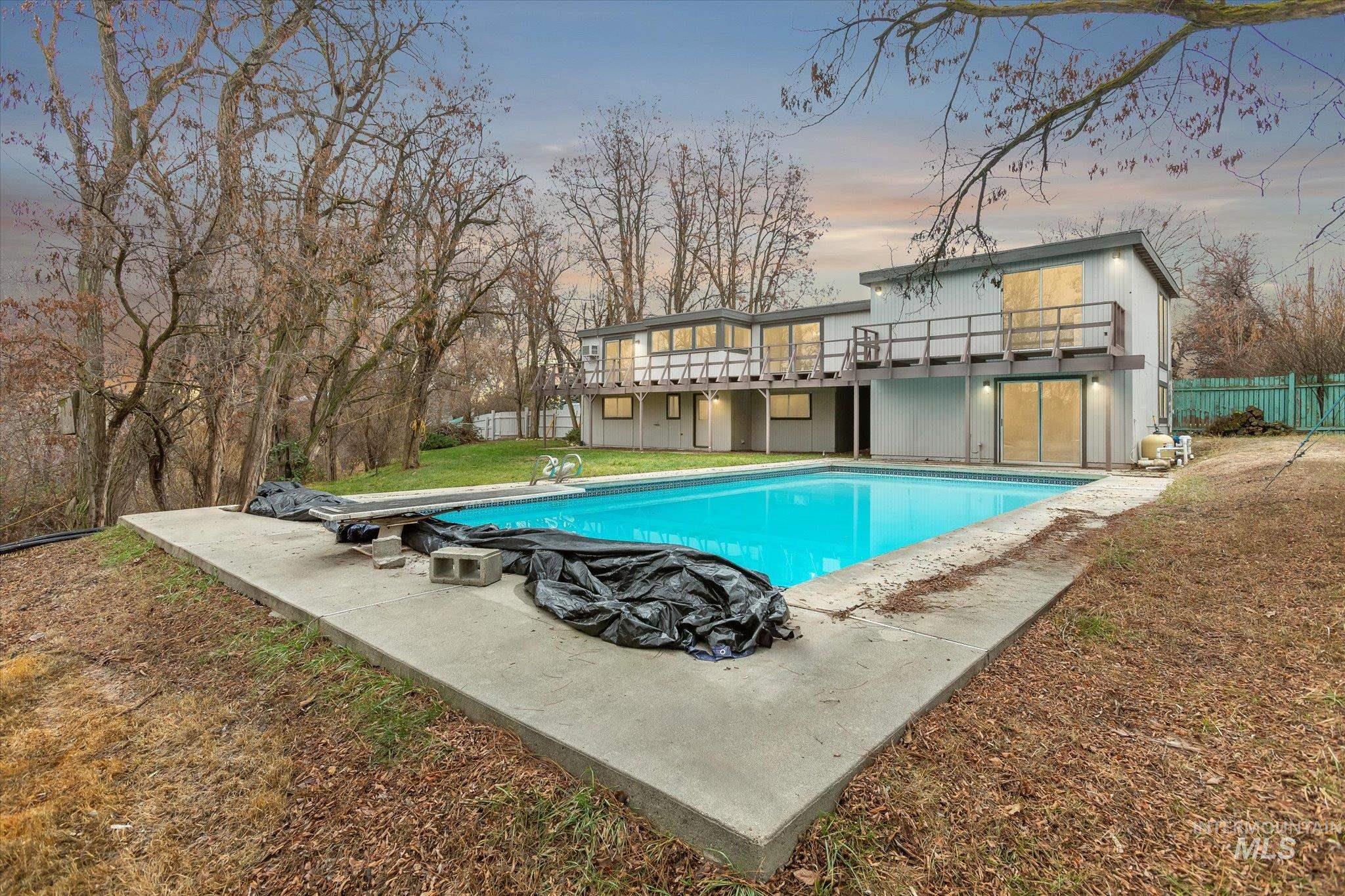 2250 E Cadillac Dr Property Photo 3