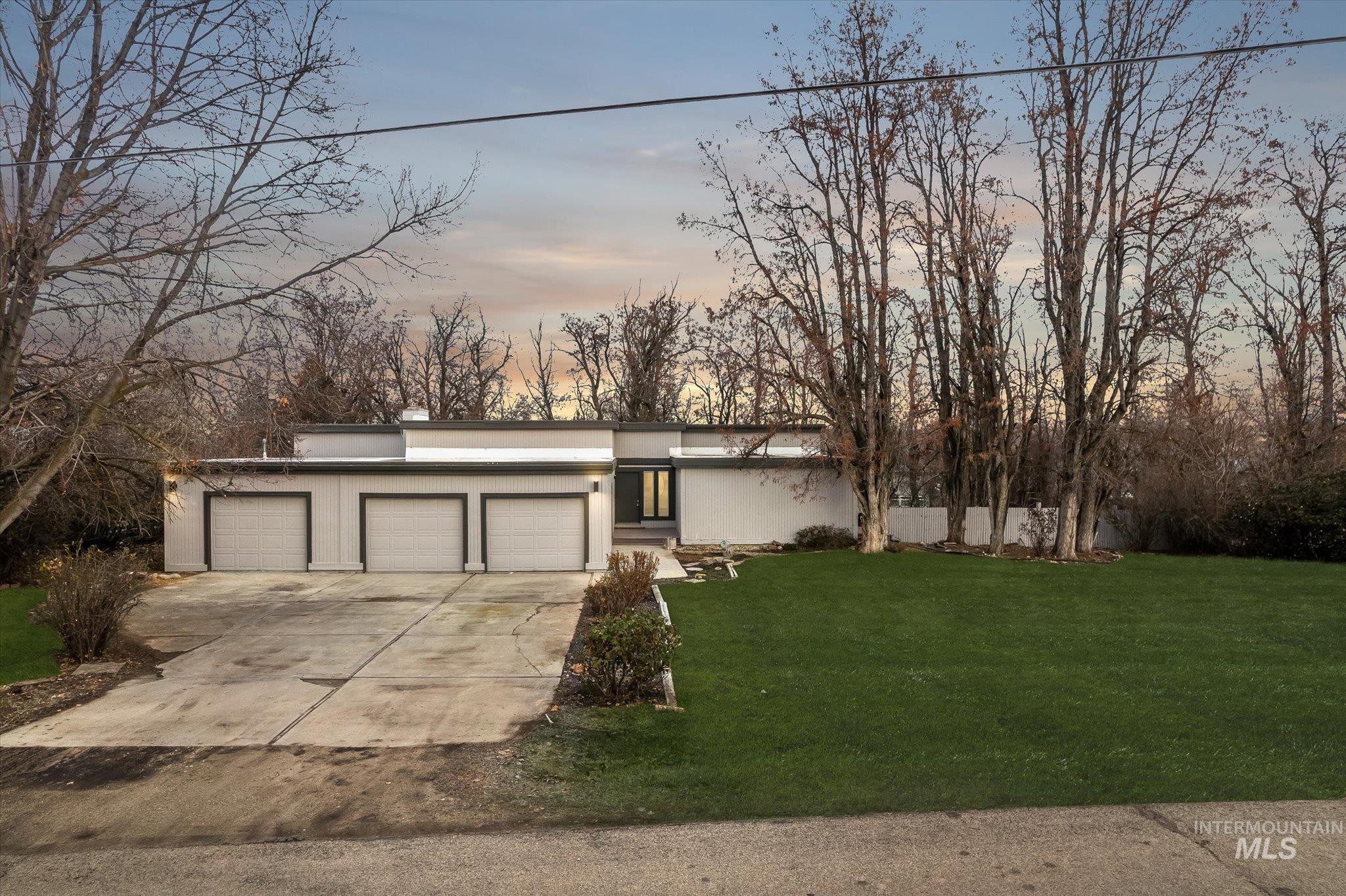 2250 E Cadillac Dr Property Photo 34