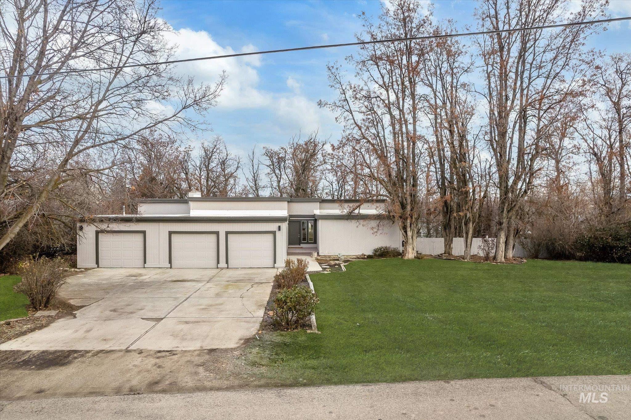 2250 E Cadillac Dr Property Photo 35
