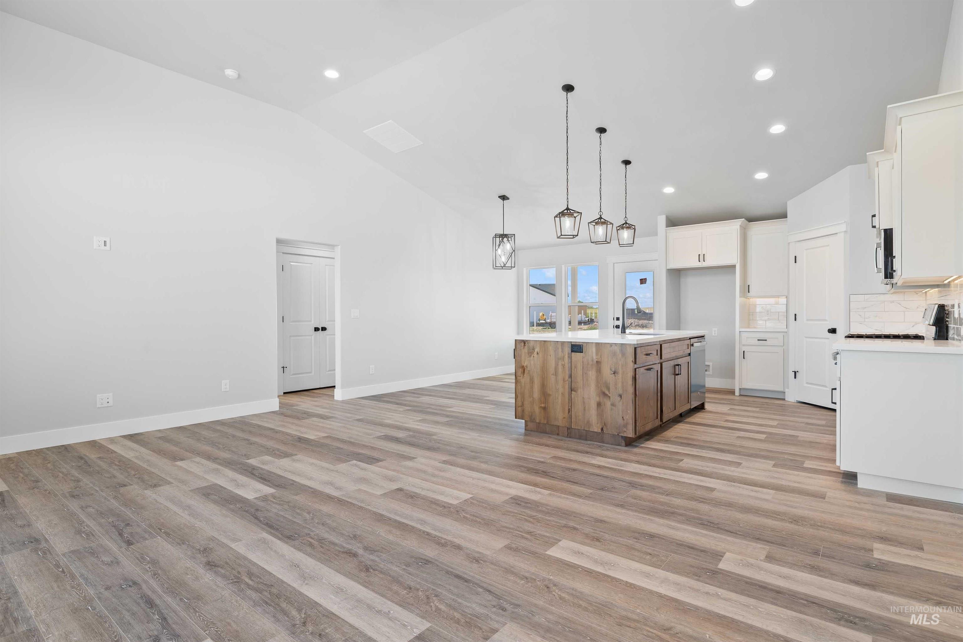 1511 Tverdy Lane Property Photo 3