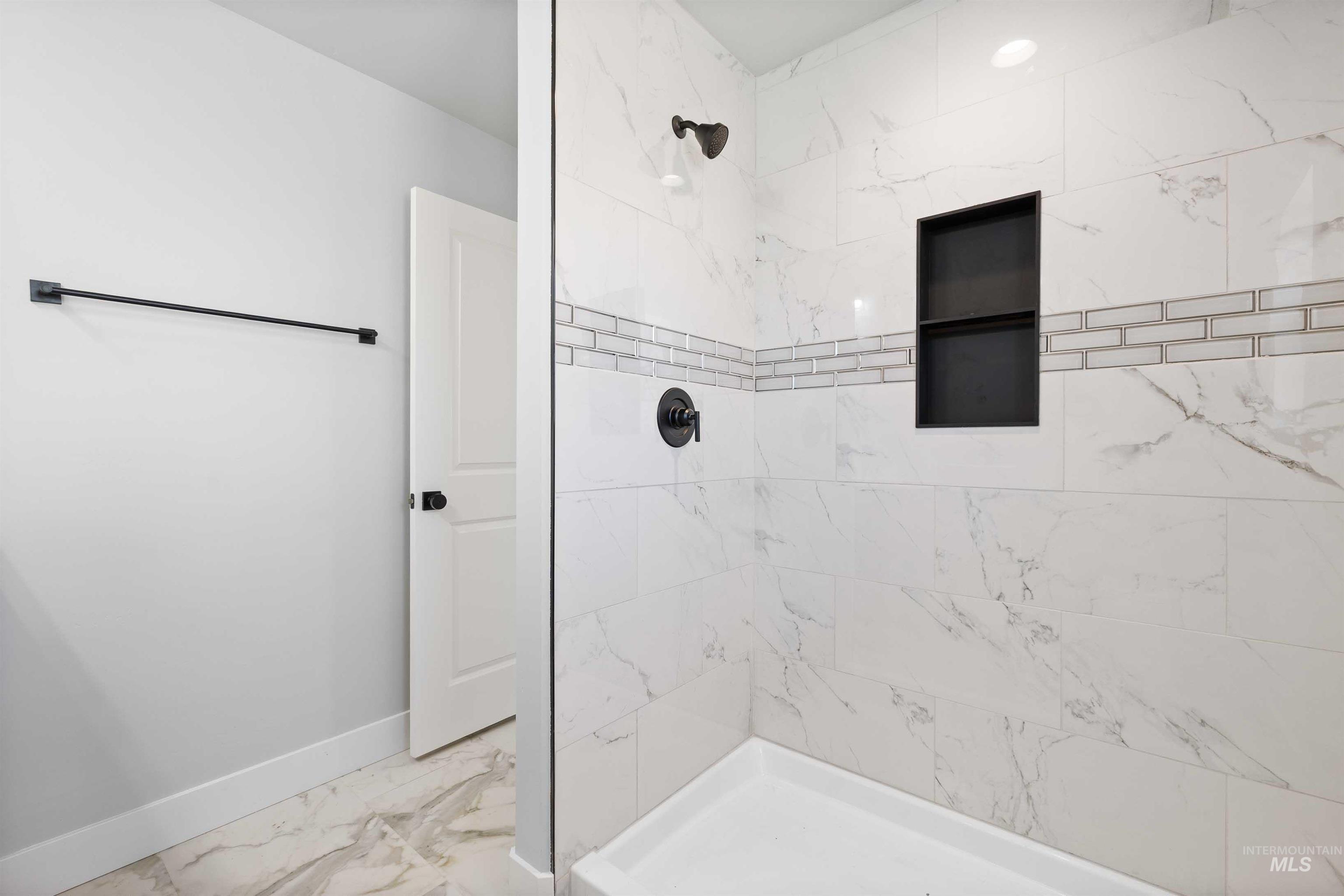 1511 Tverdy Lane Property Photo 12